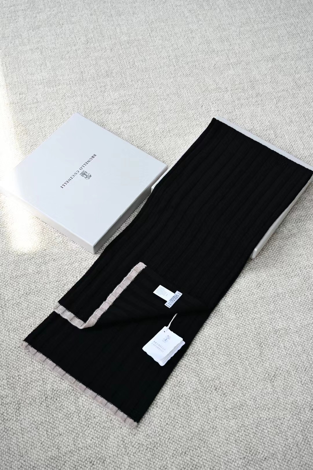 Brunello Cucinelli Ribbed Knit Hat and Scarf Set - Black 3 i1757402196889 8257 0 1