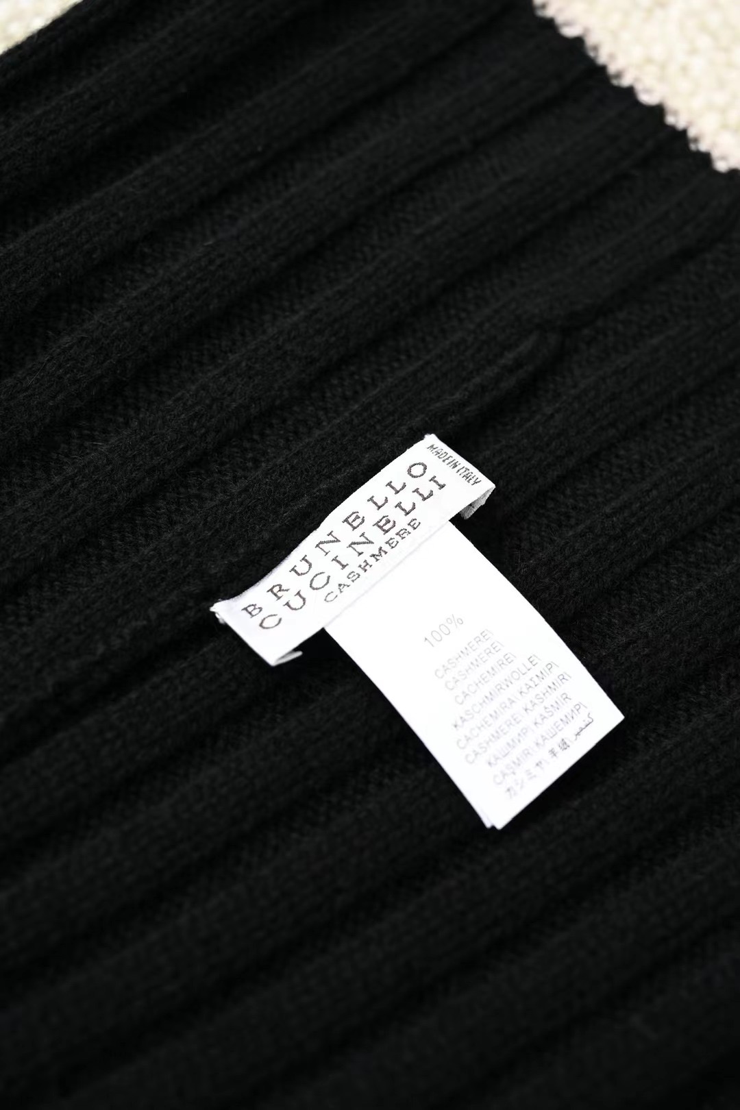 Brunello Cucinelli Ribbed Knit Hat and Scarf Set - Black 6 i1757402196894 5714 0 4