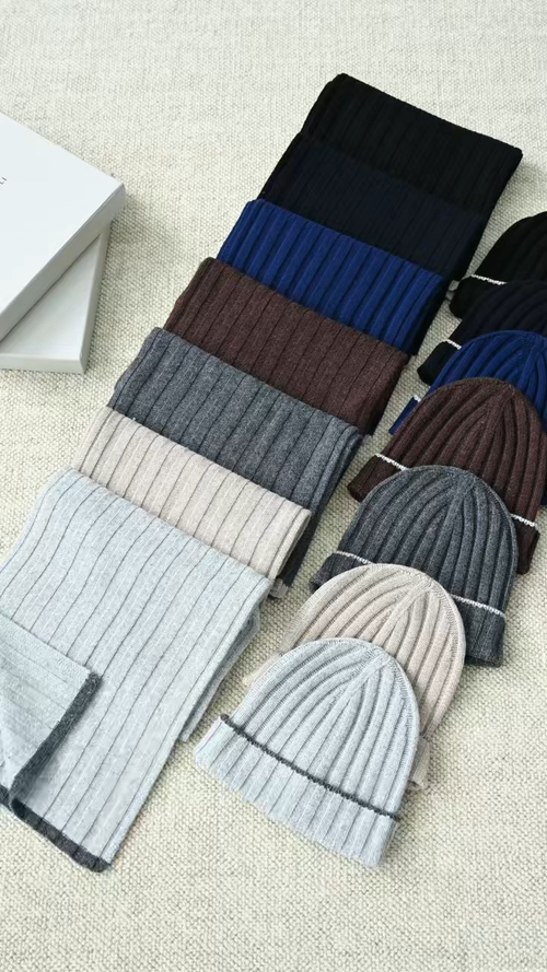 סט חורף יוקרתי Loro Piana: כובע צמר וצעיף תואם - חמימות וסטייל מושלמים!