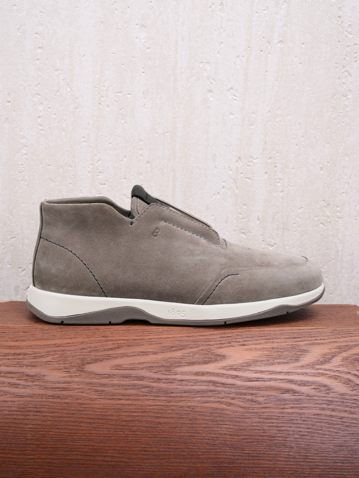 Loro Piana Mocassins en Daim Gris - Confort et Élégance Italienne