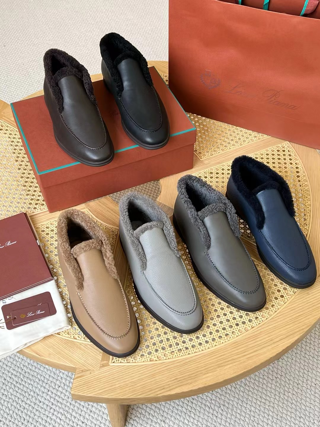 Loro Piana Mocassins d'Intérieur en Cuir Souple et Doublure Chaleureuse