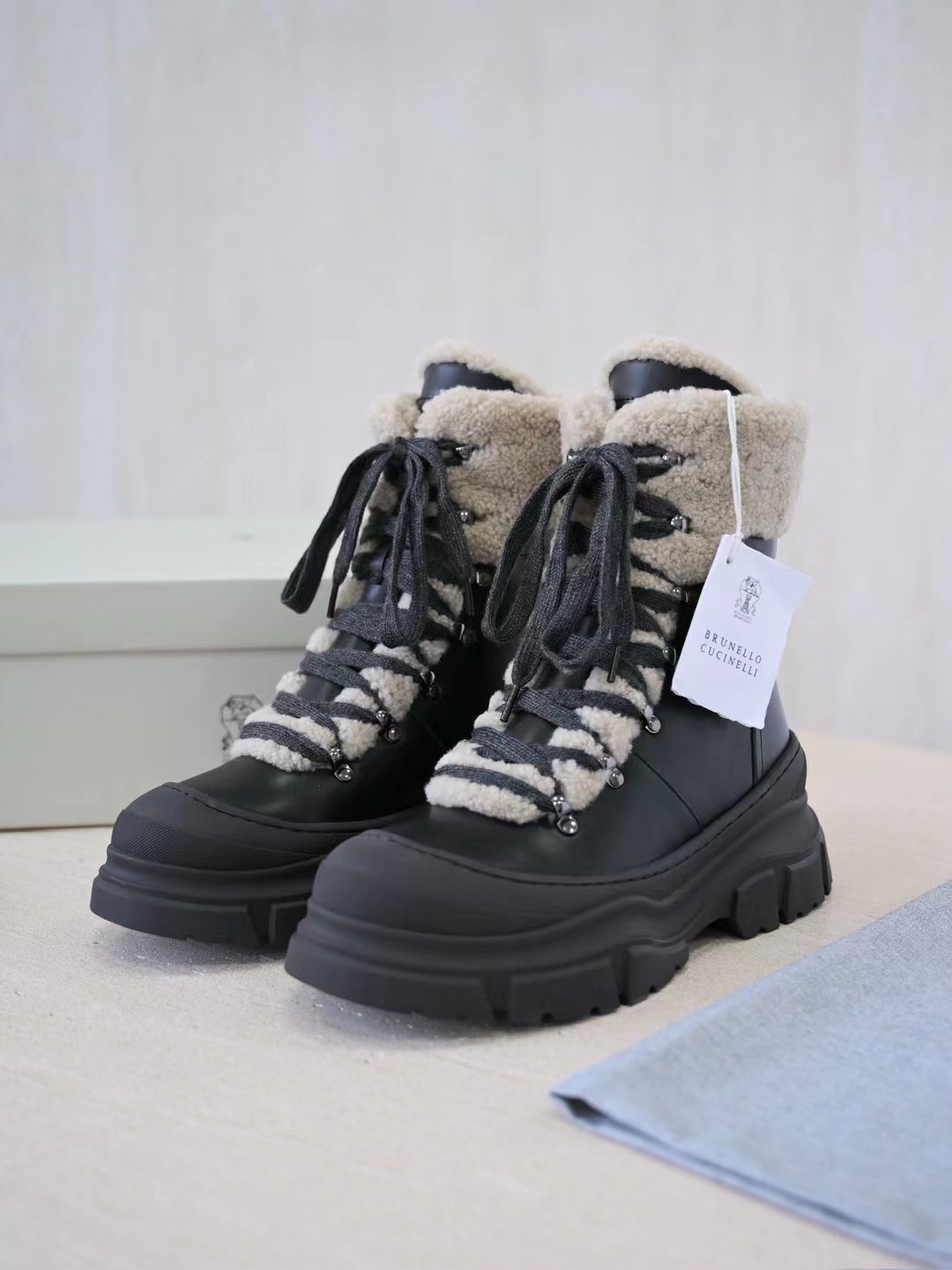 Brunello cucinelli. 15-20days 🌹36-42