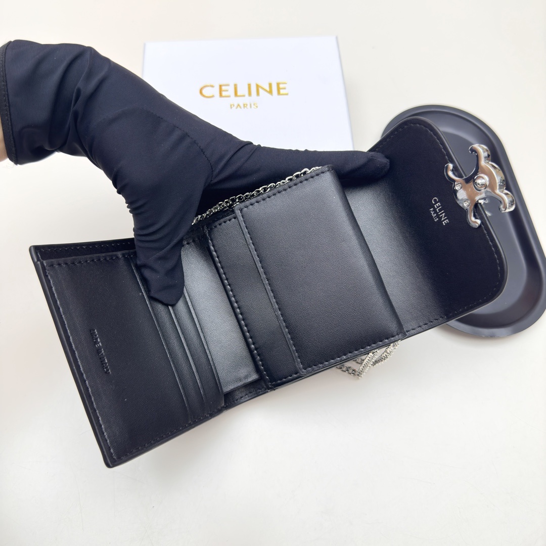 🎀品牌:Celine  7527 银扣
🎀颜色:黑色 棕色 大象灰
🎀尺寸:11*10*5
🎀说明