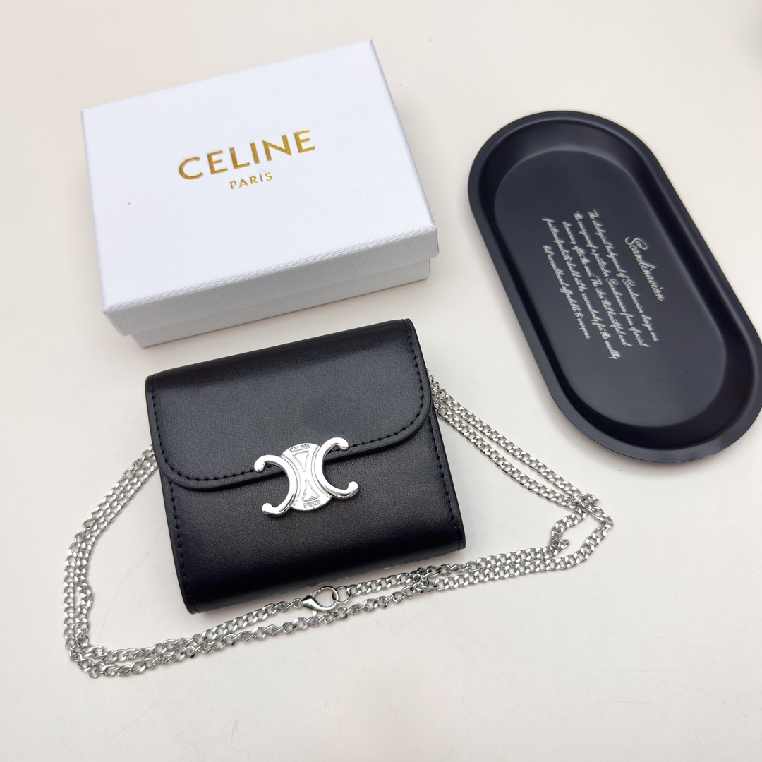 🎀品牌:Celine  7527 银扣
🎀颜色:黑色 棕色 大象灰
🎀尺寸:11*10*5
🎀说明