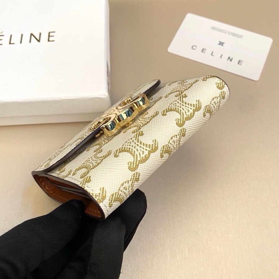 🎀品牌:Celine  66335
🎀颜色: 白色印花
🎀尺寸:11*10*5
🎀说明    Celin