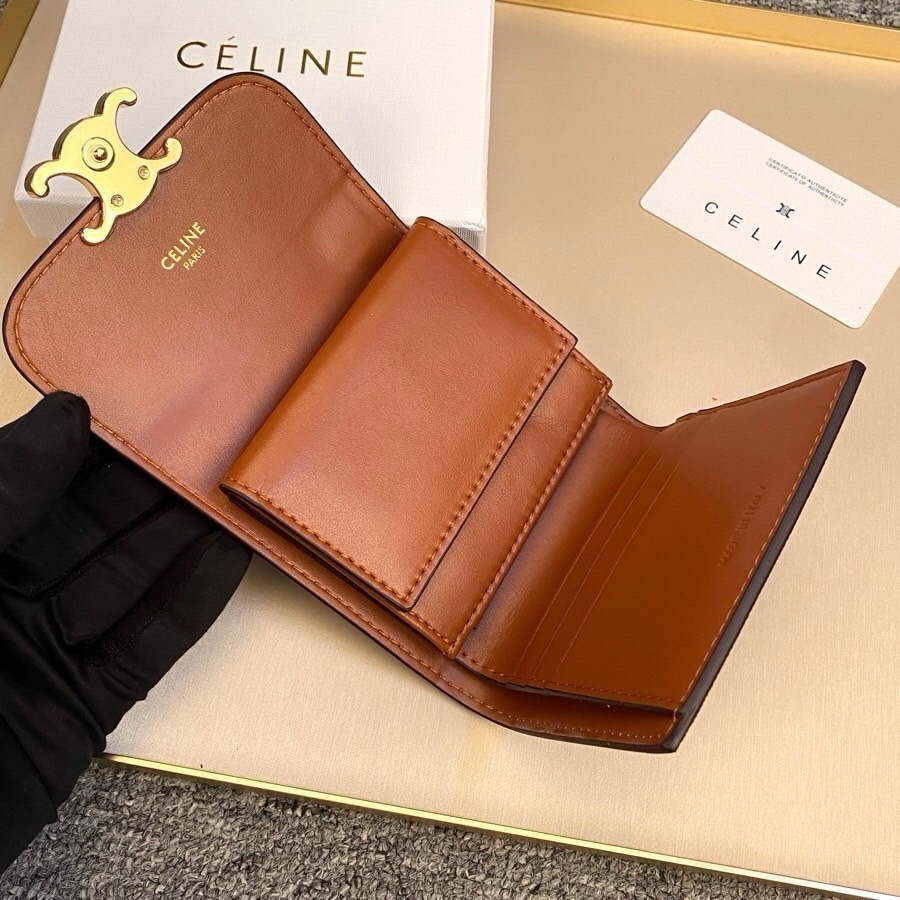 🎀品牌:Celine  66335
🎀颜色: 白色印花
🎀尺寸:11*10*5
🎀说明    Celin