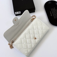 🎀品牌:香奈儿 B511🎀颜色: 黑色 白色 枣红 银灰🎀尺寸: 19*10.5*3.5🎀说明: 香奈 🎀品牌:香奈儿 B511🎀颜色: 黑色 白色 枣红 银灰🎀尺寸: 19*10.5*3.5🎀说明: 香奈