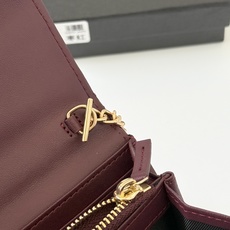 🎀品牌:香奈儿 B511🎀颜色: 黑色 白色 枣红 银灰🎀尺寸: 19*10.5*3.5🎀说明: 香奈 🎀品牌:香奈儿 B511🎀颜色: 黑色 白色 枣红 银灰🎀尺寸: 19*10.5*3.5🎀说明: 香奈