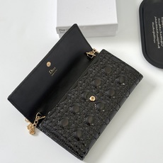 🎀品牌:Dior 601🎀颜色: 黑色 白色 枣红 银灰🎀尺寸: 19*10.5*3.5🎀说明: Di 🎀品牌:Dior 601🎀颜色: 黑色 白色 枣红 银灰🎀尺寸: 19*10.5*3.5🎀说明: Di