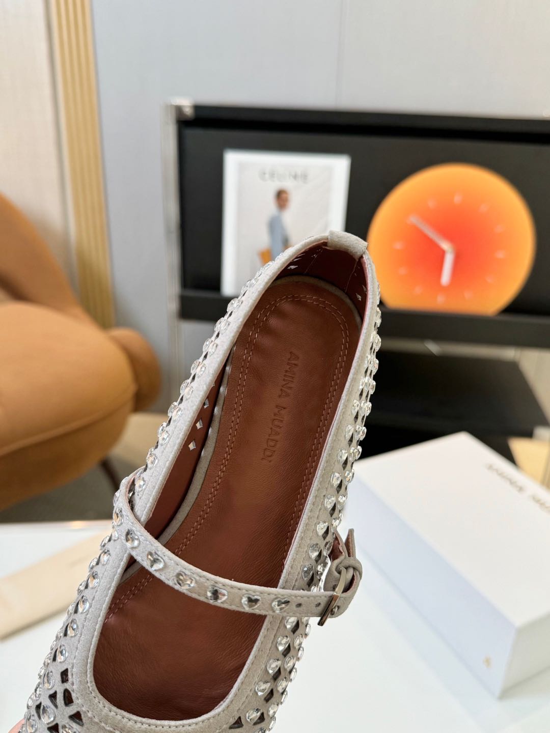 Amina Muaddi: Luxury Shoes with Unique Style and Quality Craftsmanship - 图片 8