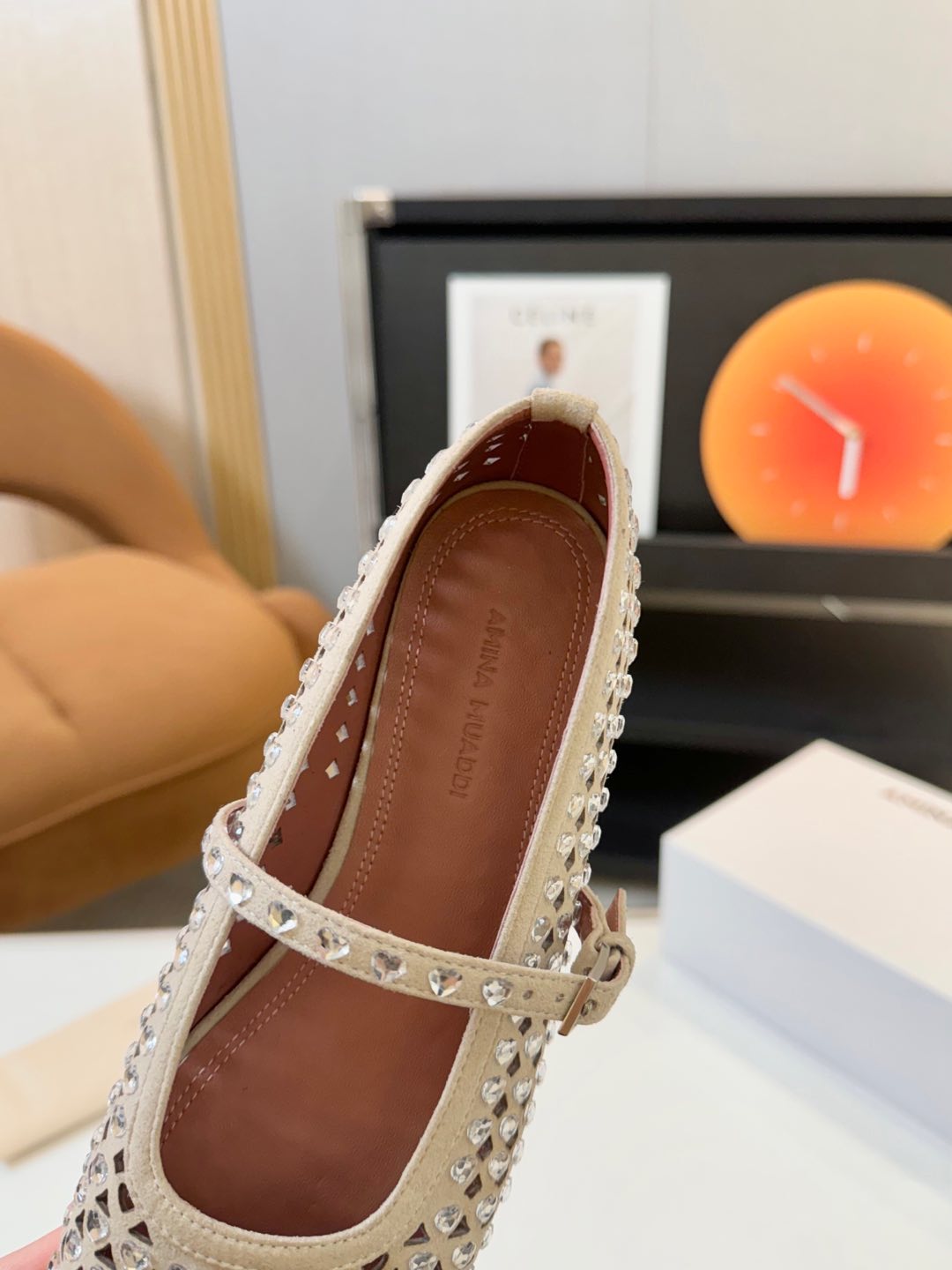 Amina Muaddi: Luxury Shoes with Original Design and Quality Materials - 图片 8