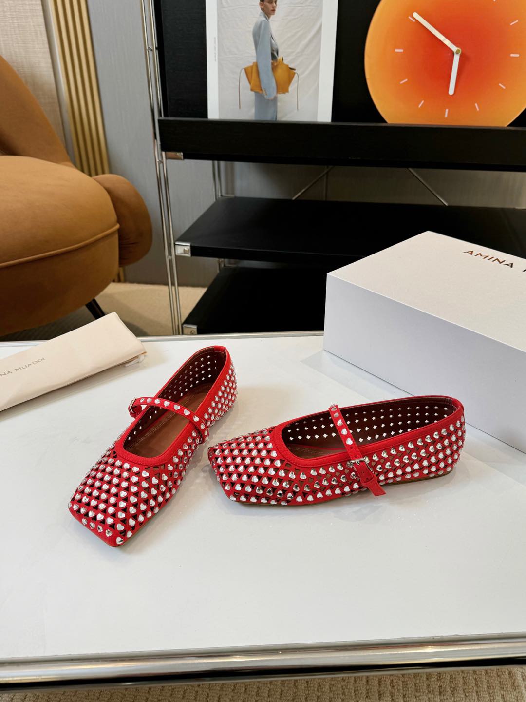 Amina Muaddi: Luxury Shoes with Unique Style and Quality Craftsmanship - 图片 3