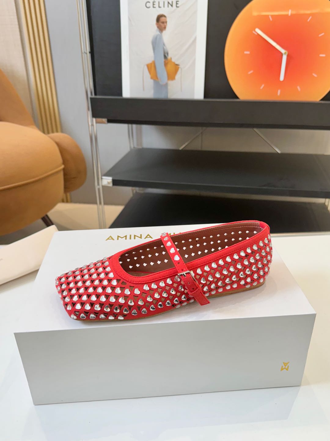 Amina Muaddi: Luxury Shoes with Unique Style and Quality Craftsmanship - 图片 4