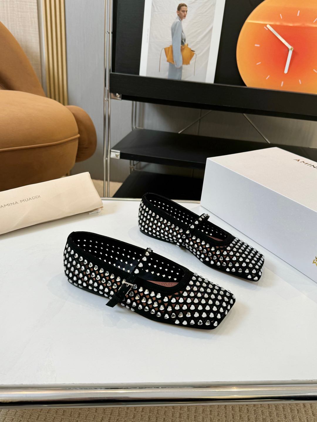 Amina Muaddi: Luxury Shoes with Original Design and Quality Materials - 图片 2