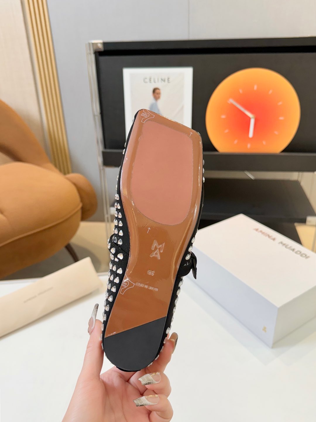 Amina Muaddi: Luxury Shoes with Original Design and Quality Materials - 图片 9