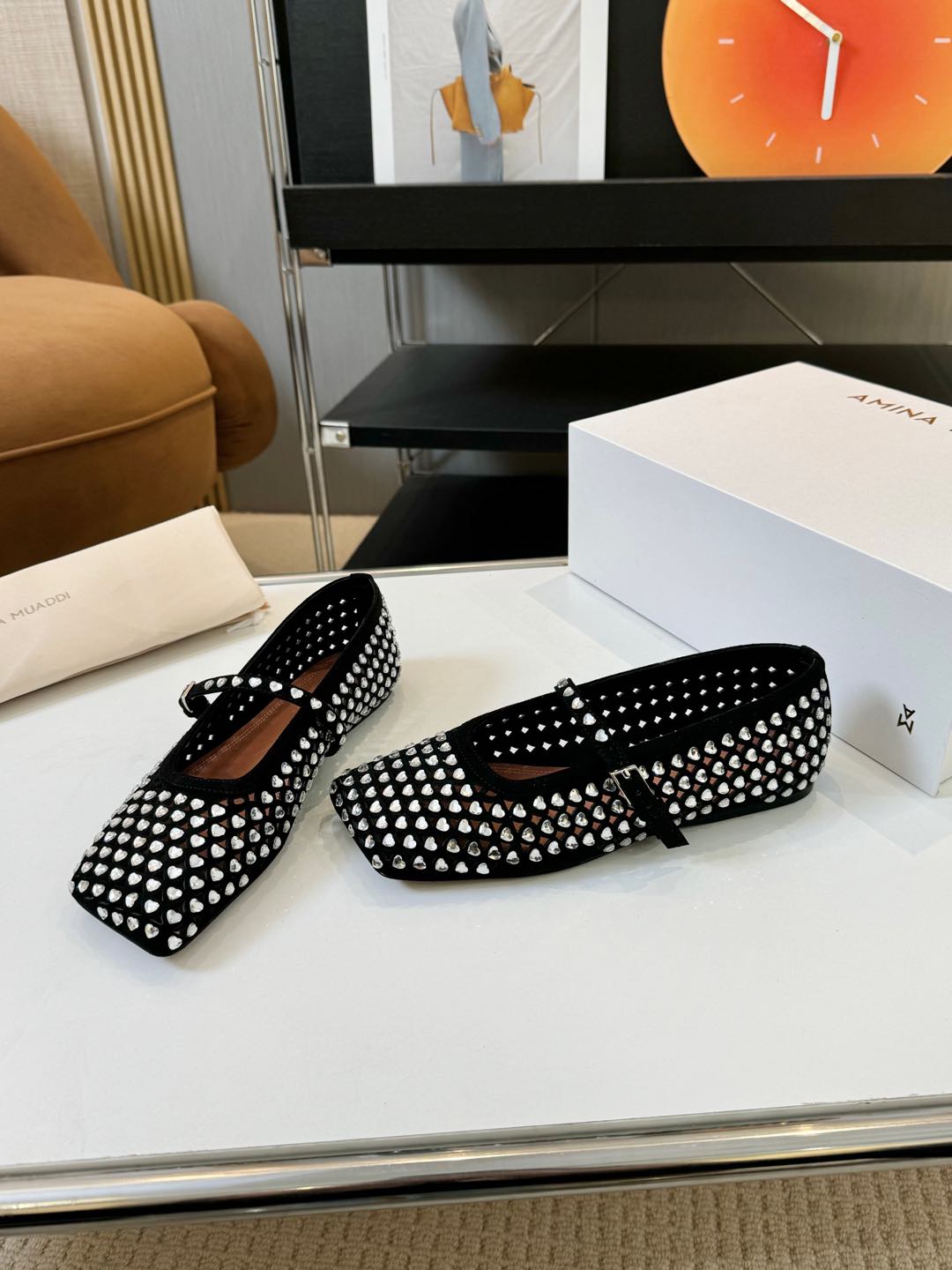 Amina Muaddi: Luxury Shoes with Original Design and Quality Materials - 图片 3