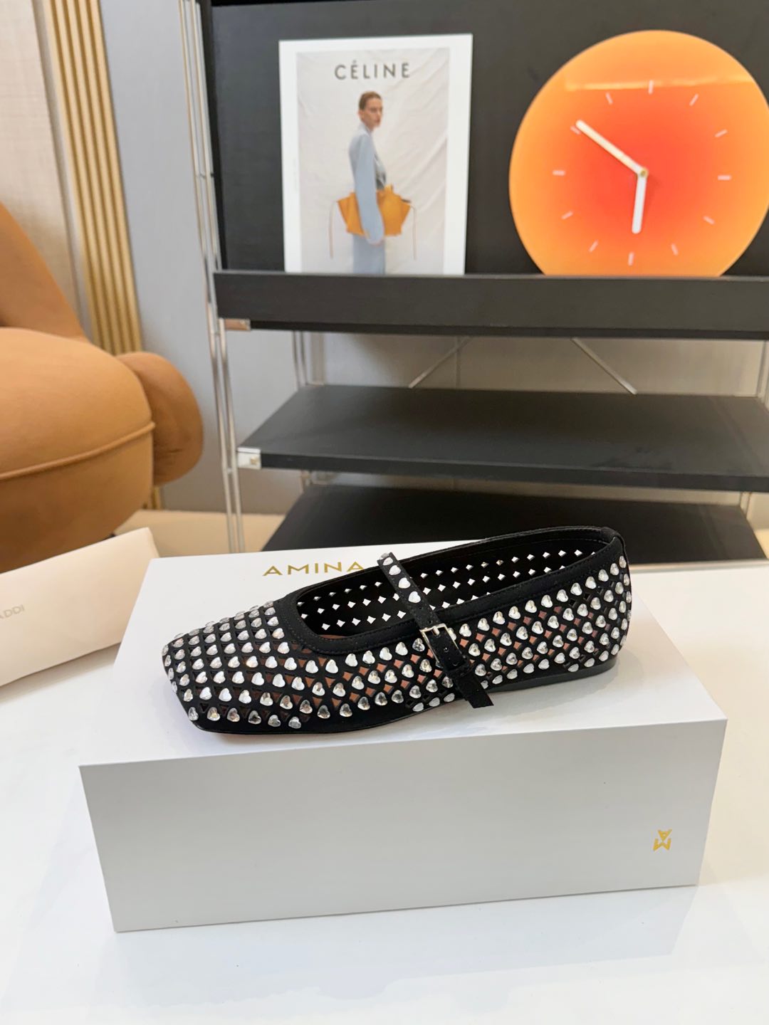 Amina Muaddi: Luxury Shoes with Original Design and Quality Materials - 图片 4