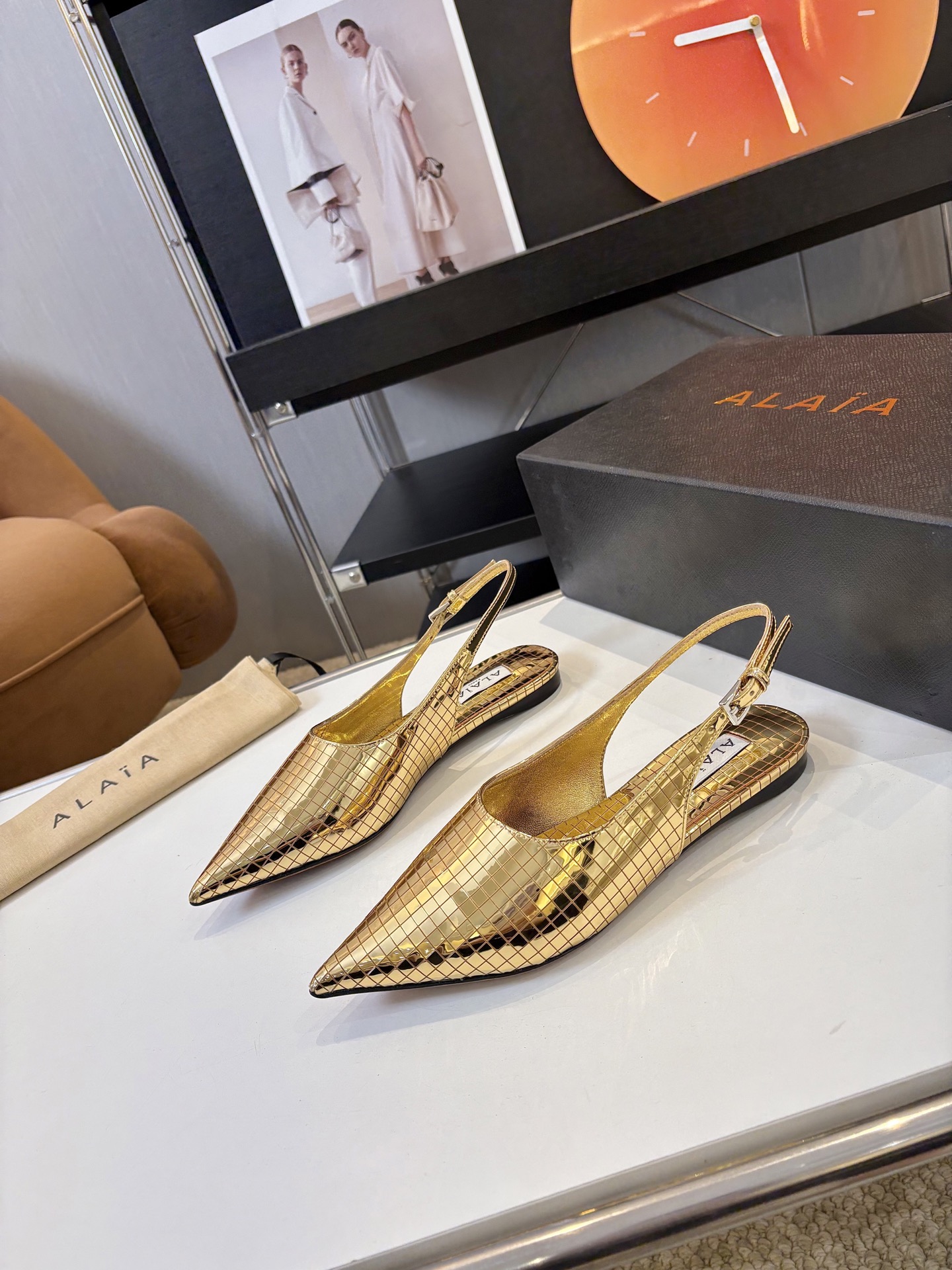 NO:231536,Price: Brand Alaia 5 Alaia counter latest hollow single shoes AlAIA pointed-toe high heel shiny single shoes, countless designers regard him as 