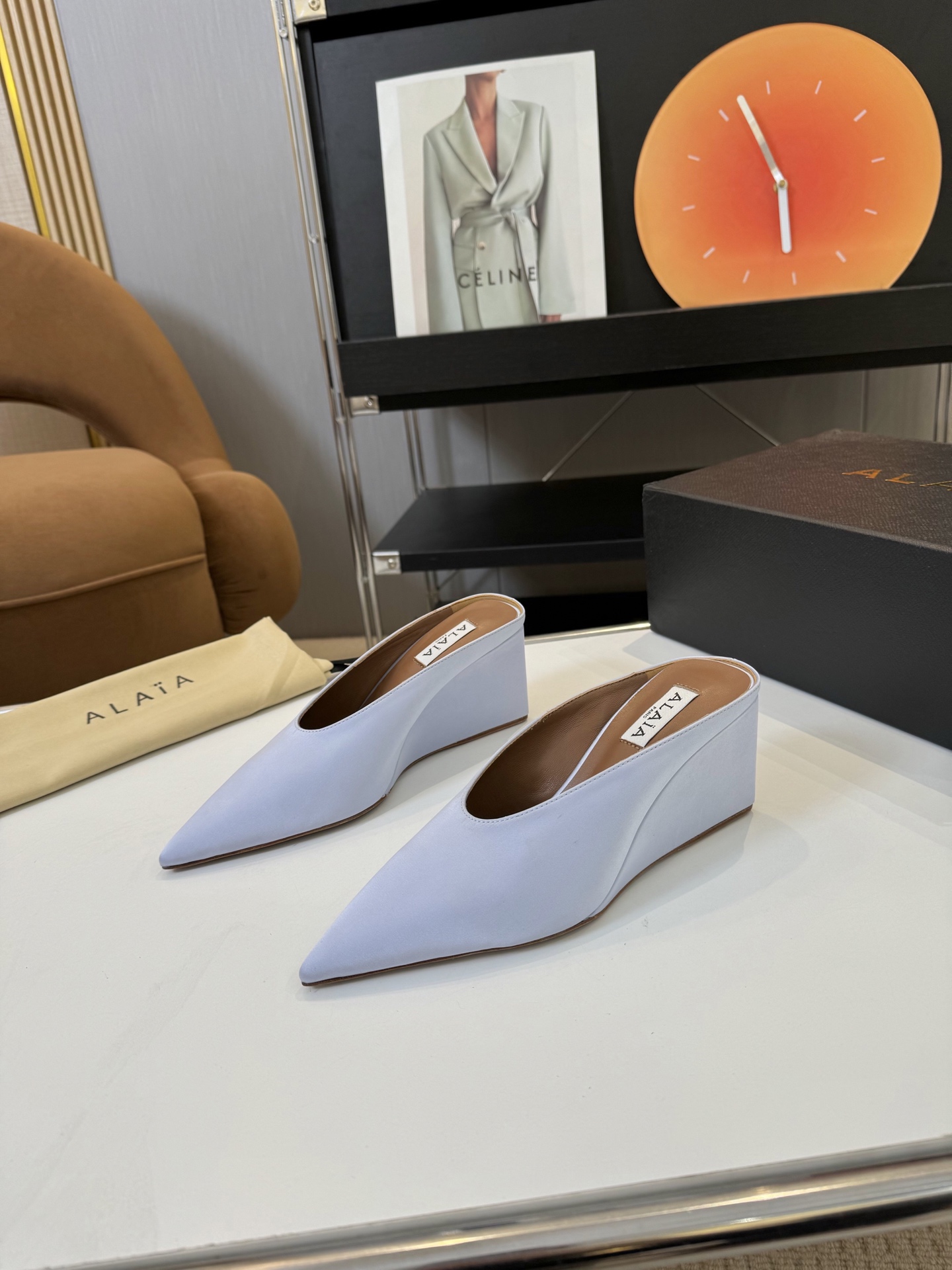 NO:252532,Price: Brand Alaia 25’s wedge series AlAIA pointed high heel slippers!  Countless designers regard him as 