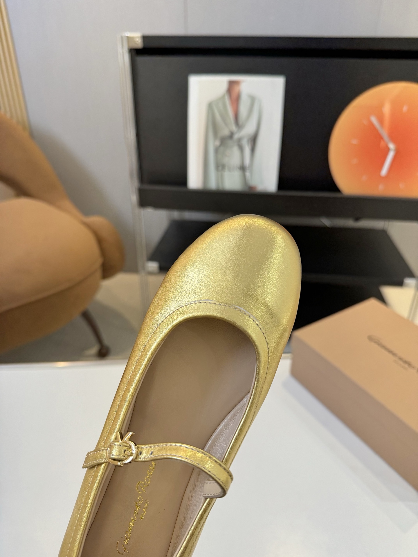 Gianvito Rossi Spring/Summer New Shoes: Comfortable and Stylish, Price $725 - 图片 5