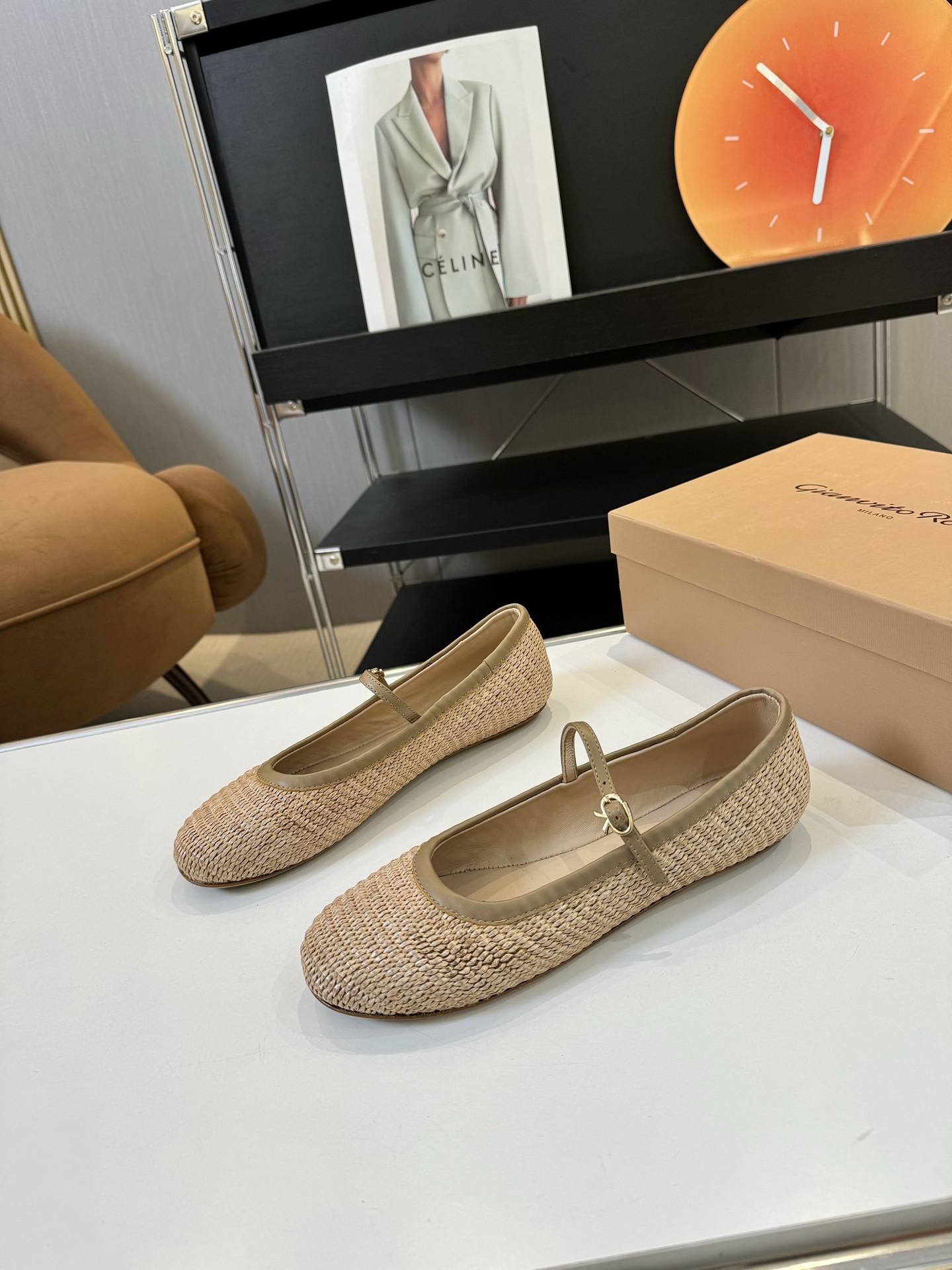 Gianvito Rossi Spring/Summer 25s Shoes: Comfortable, Stylish, Genuine Leather, Various Colors, Limited Sizes.