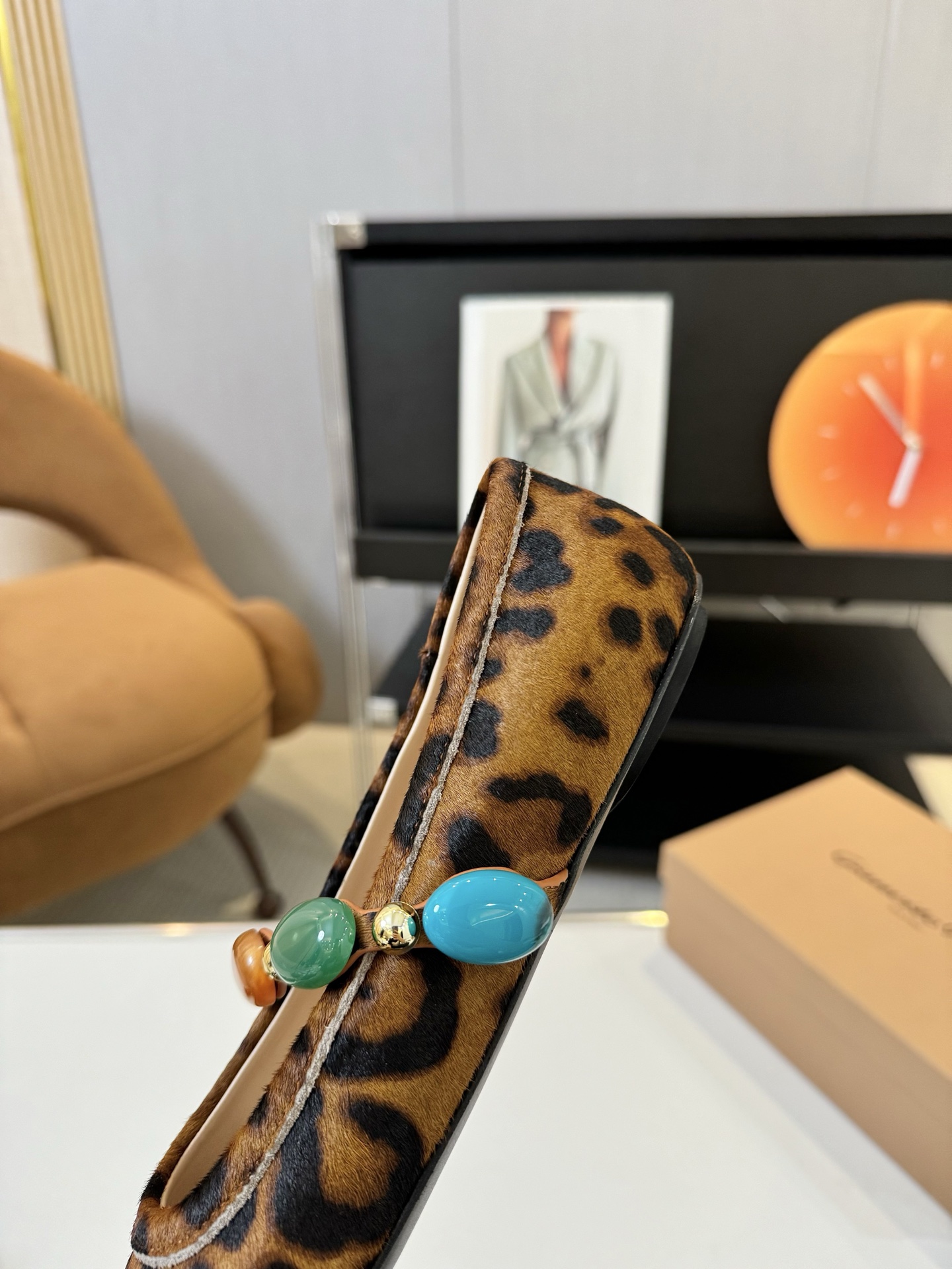 Gianvito Rossi Spring/Summer 2025 Collection: Comfortable Leather Shoes at $750 - 图片 6