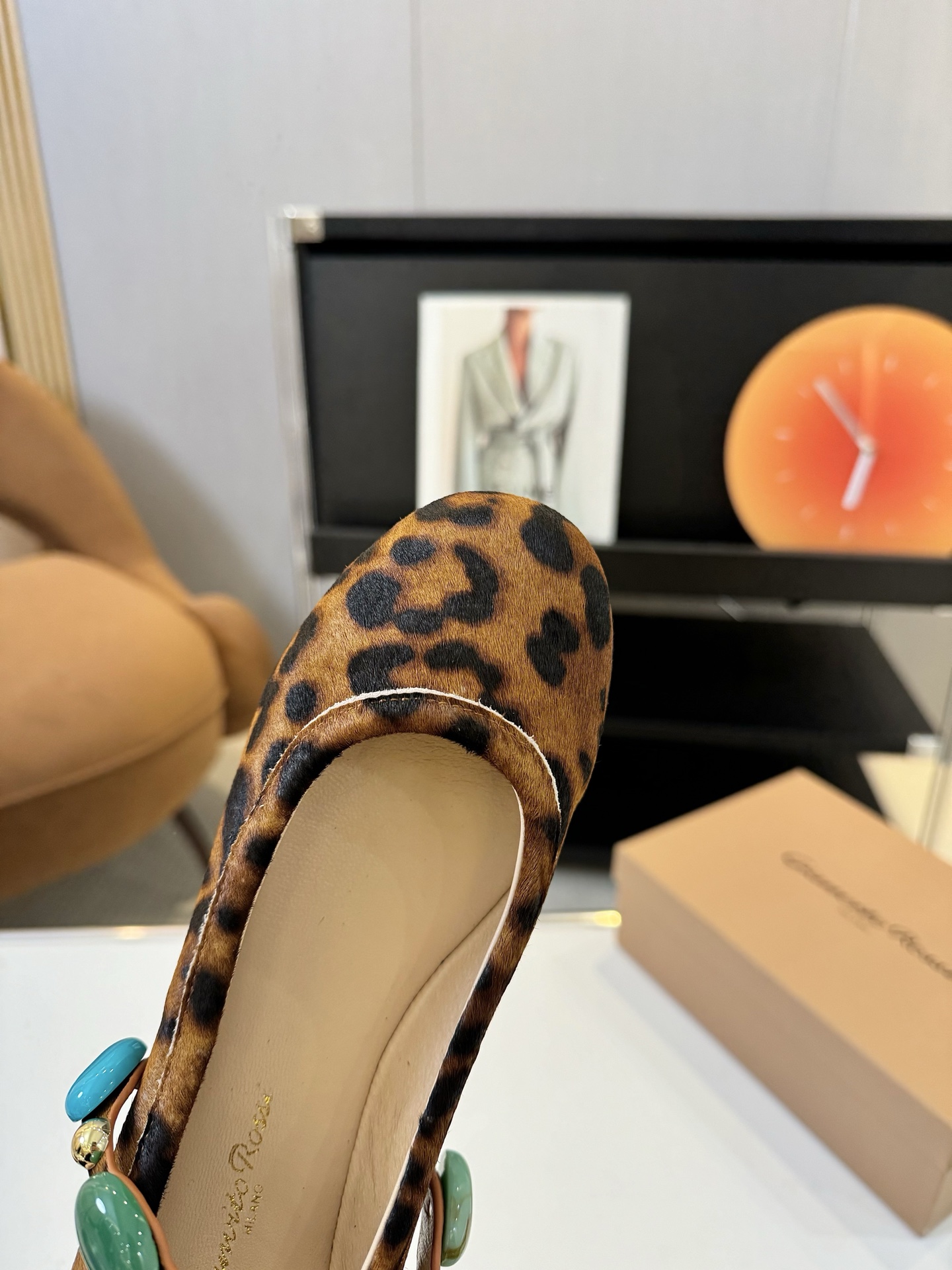 Gianvito Rossi Spring/Summer 2025 Collection: Comfortable Leather Shoes at $750 - 图片 5