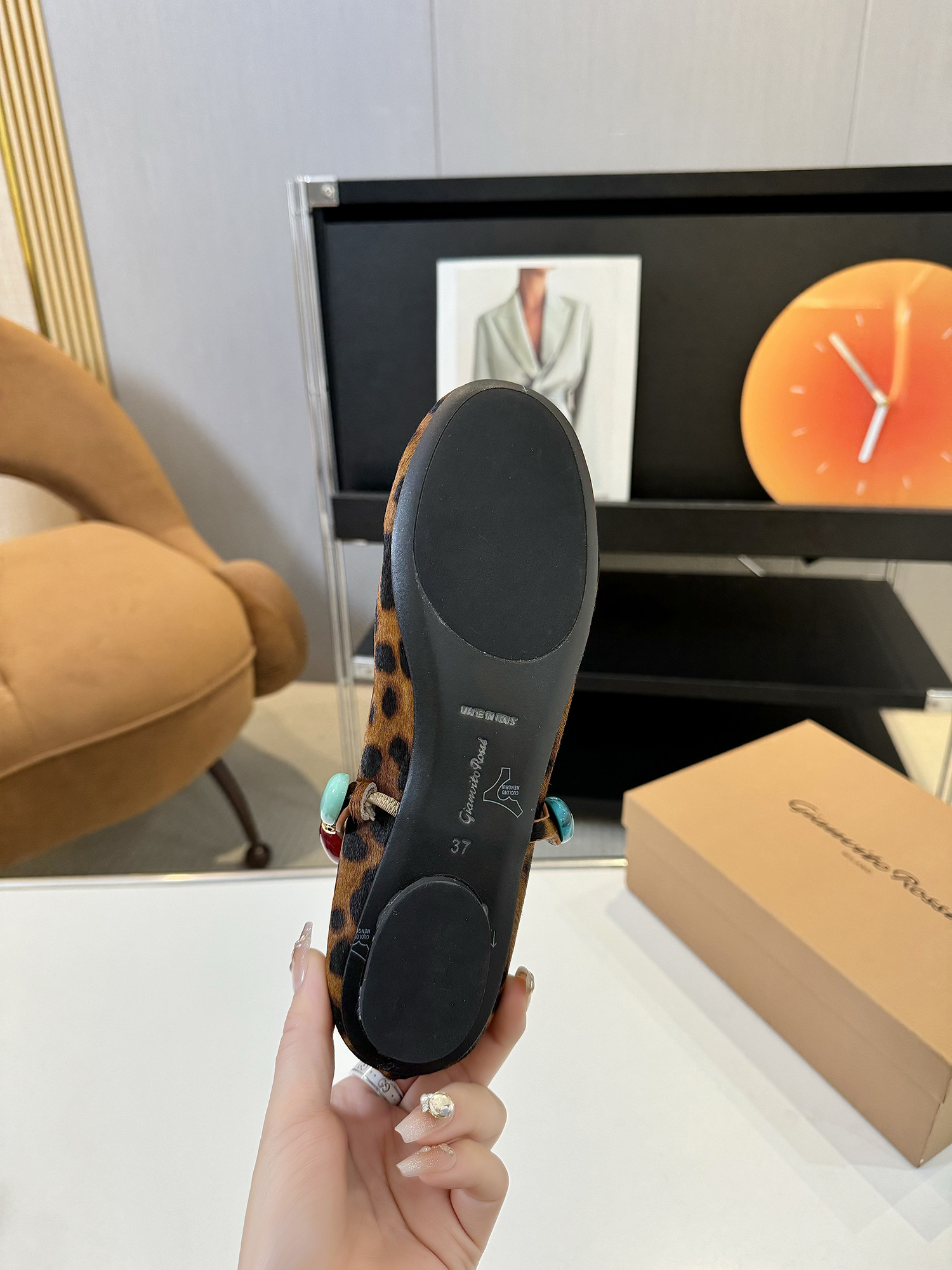 Gianvito Rossi Spring/Summer 2025 Collection: Comfortable Leather Shoes at $750 - 图片 9