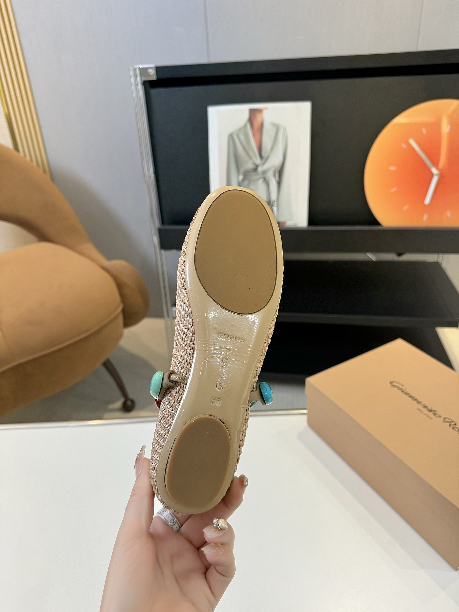 Gianvito Rossi Spring/Summer 2025 Shoes: Price $750, High-Quality Materials, Unique Design. - 图片 9