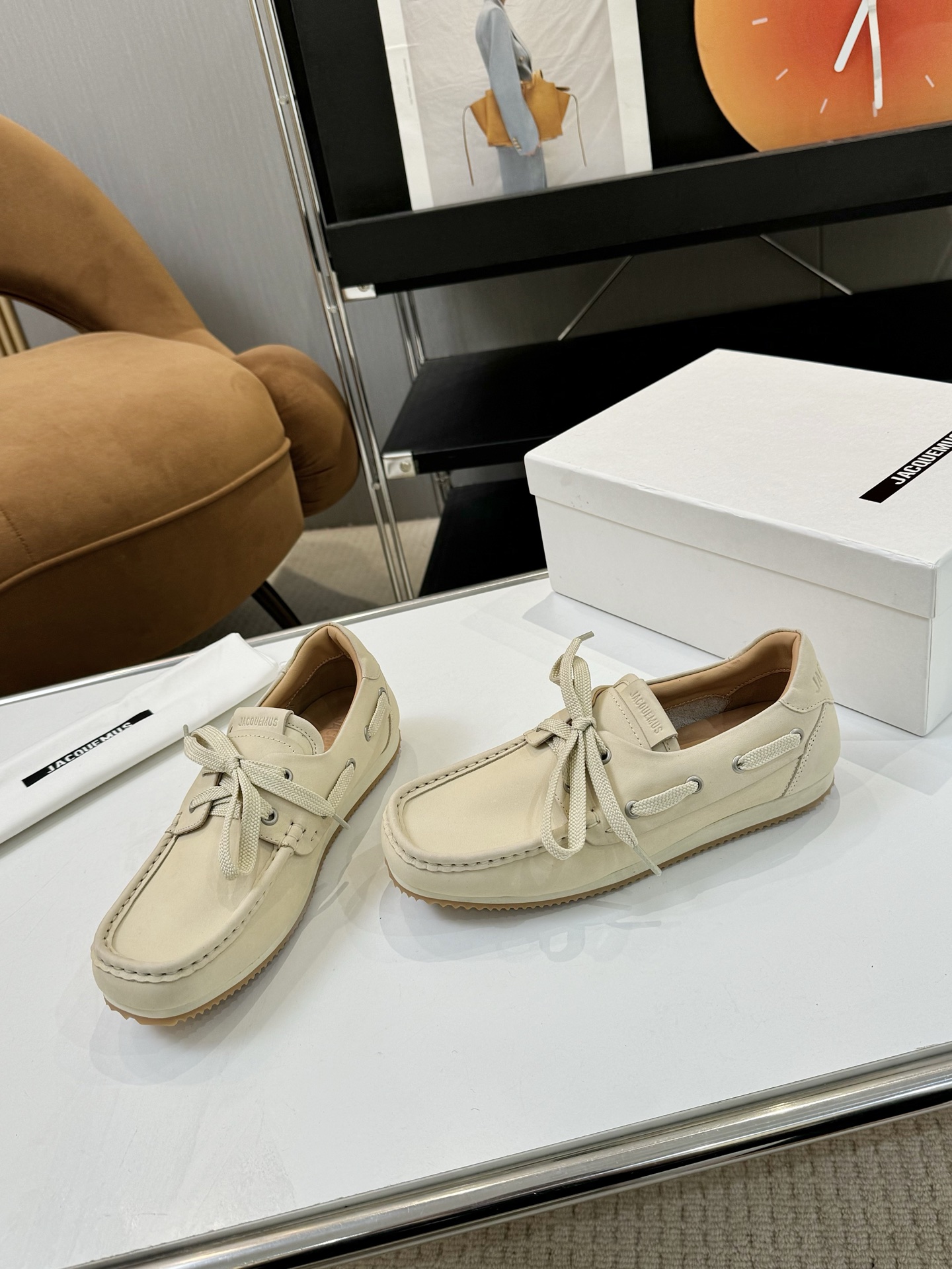 Fashionable Jacquemus Cardigan for $700 with Unique Square Design and Cute Girly Look. - 图片 3