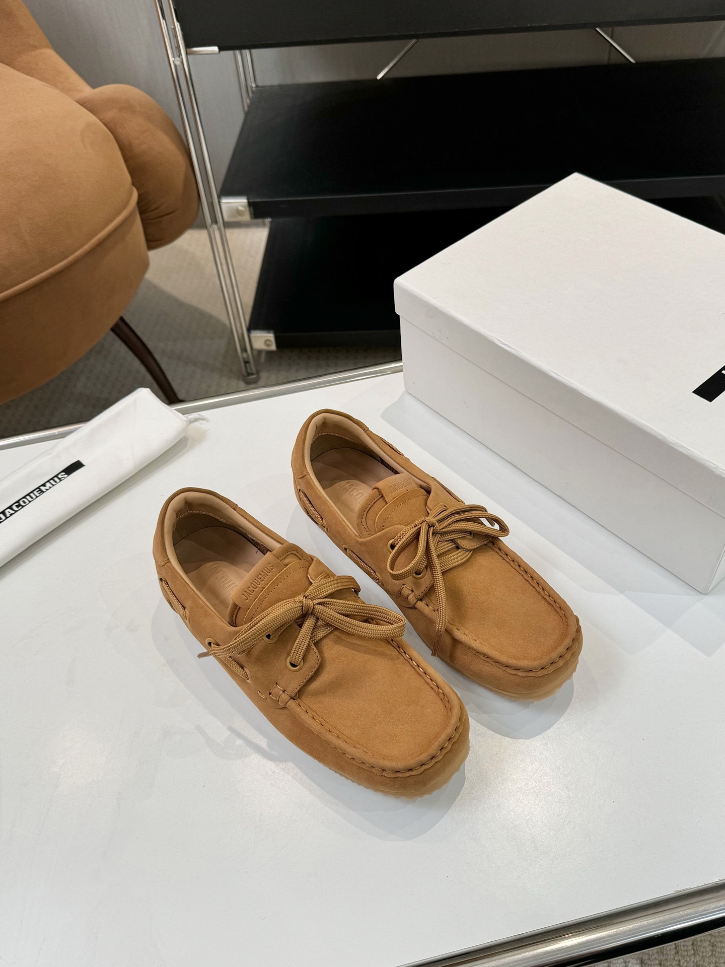 Fashionable Jacqumus Card Shoes with Square Design and Sheepskin Lining, Priced at $700 - 图片 2
