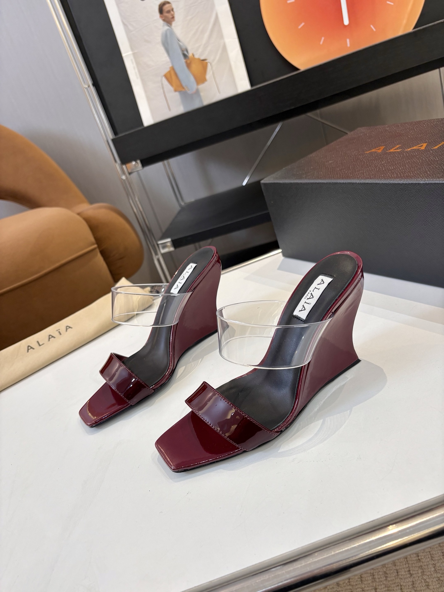 Женские лаковые мюли на клине Alaïa
