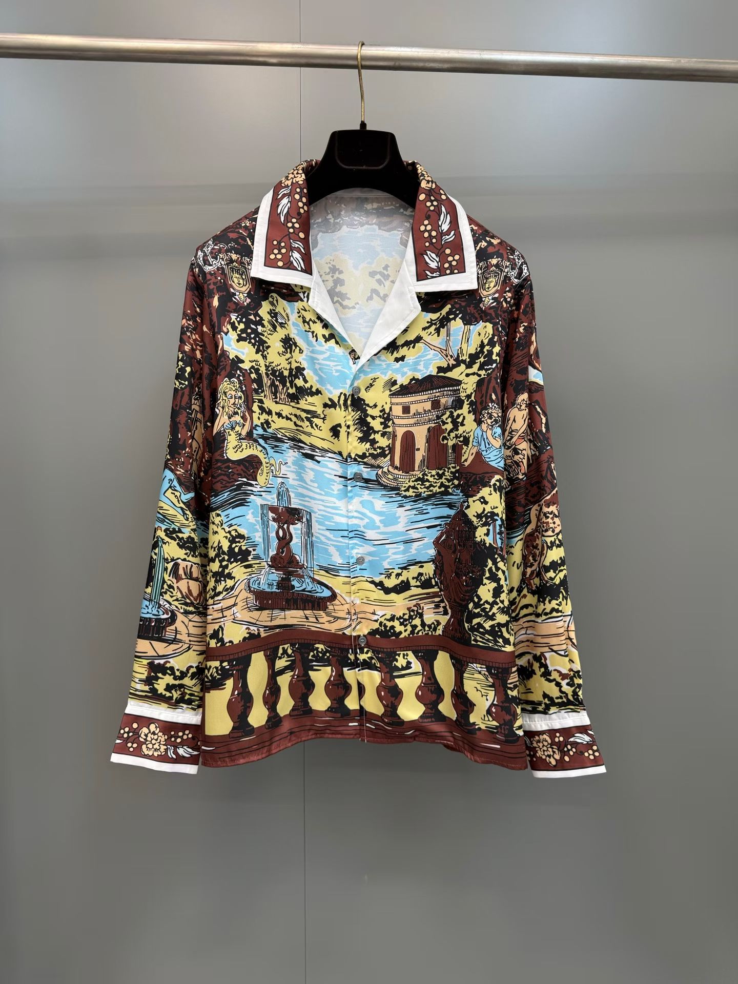 NO:820490,Versace/Versace men's shirt technical silk Grotto myth print lapel 2026 spring new style, Versace-clothing,versace,versace,shirts,real silk,19860909Versace/范思哲男士衬衫 科技真丝Grotto神话印花翻领2026春新款,范思哲-服装,versace,versace,shirts,real silk,,Women's clothing
