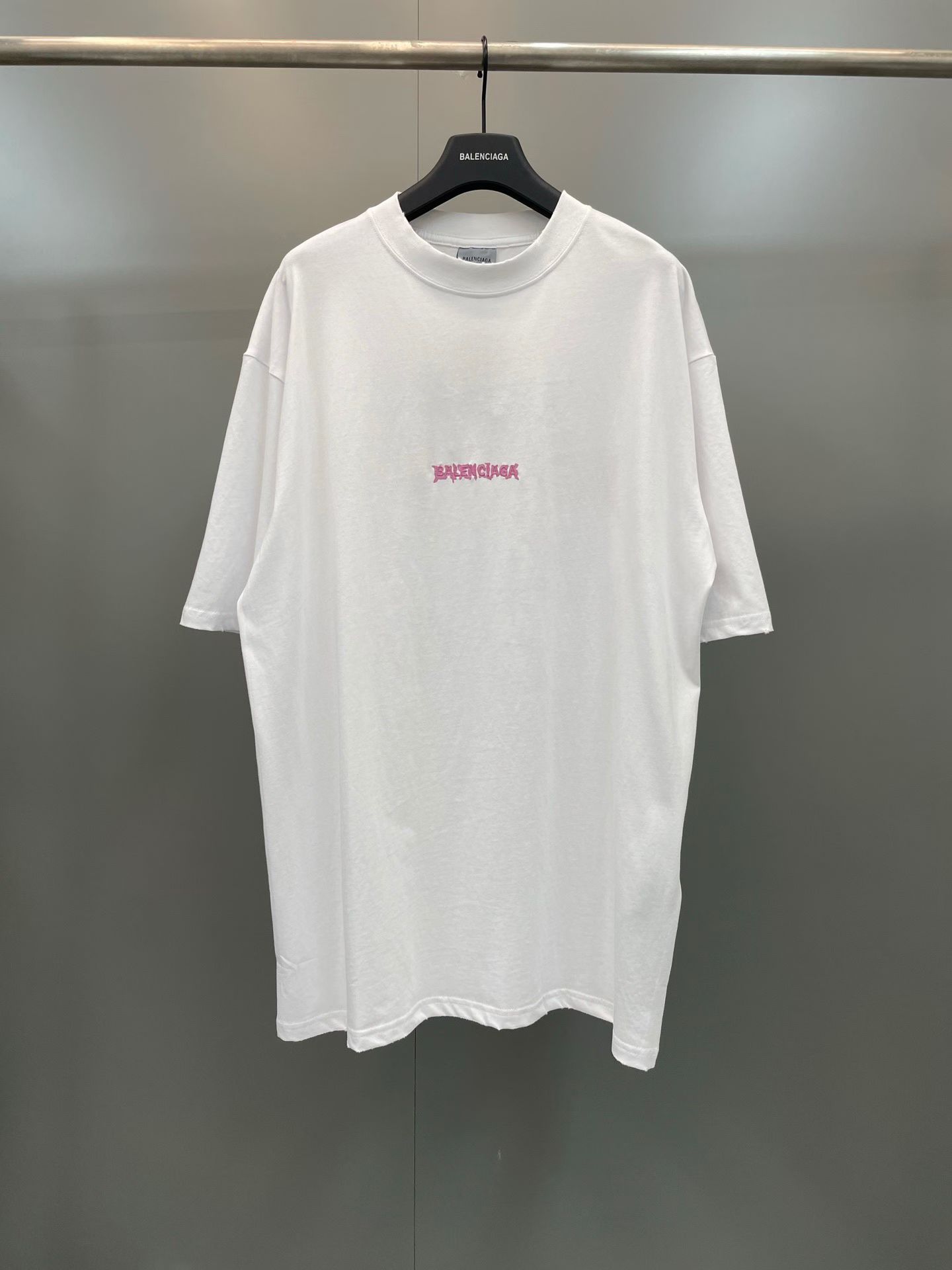 NO:829565,B*lenciaga 26 new jersey short-sleeved T-shirt, decorated with DIY Balenciaga artwork on the front and back. SML code, Balenciaga-clothing, balenciaga, balenciaga, T-shirt, tees, t-shirt,19860909B*lenciaga 26新款平纹针织面料T恤短袖,正面和背面饰以DIY Balenciaga艺术作品.SML码,巴黎世家-服装,balenciaga,balenciaga,T-shirt,tees，t-shirt,,Women's clothing