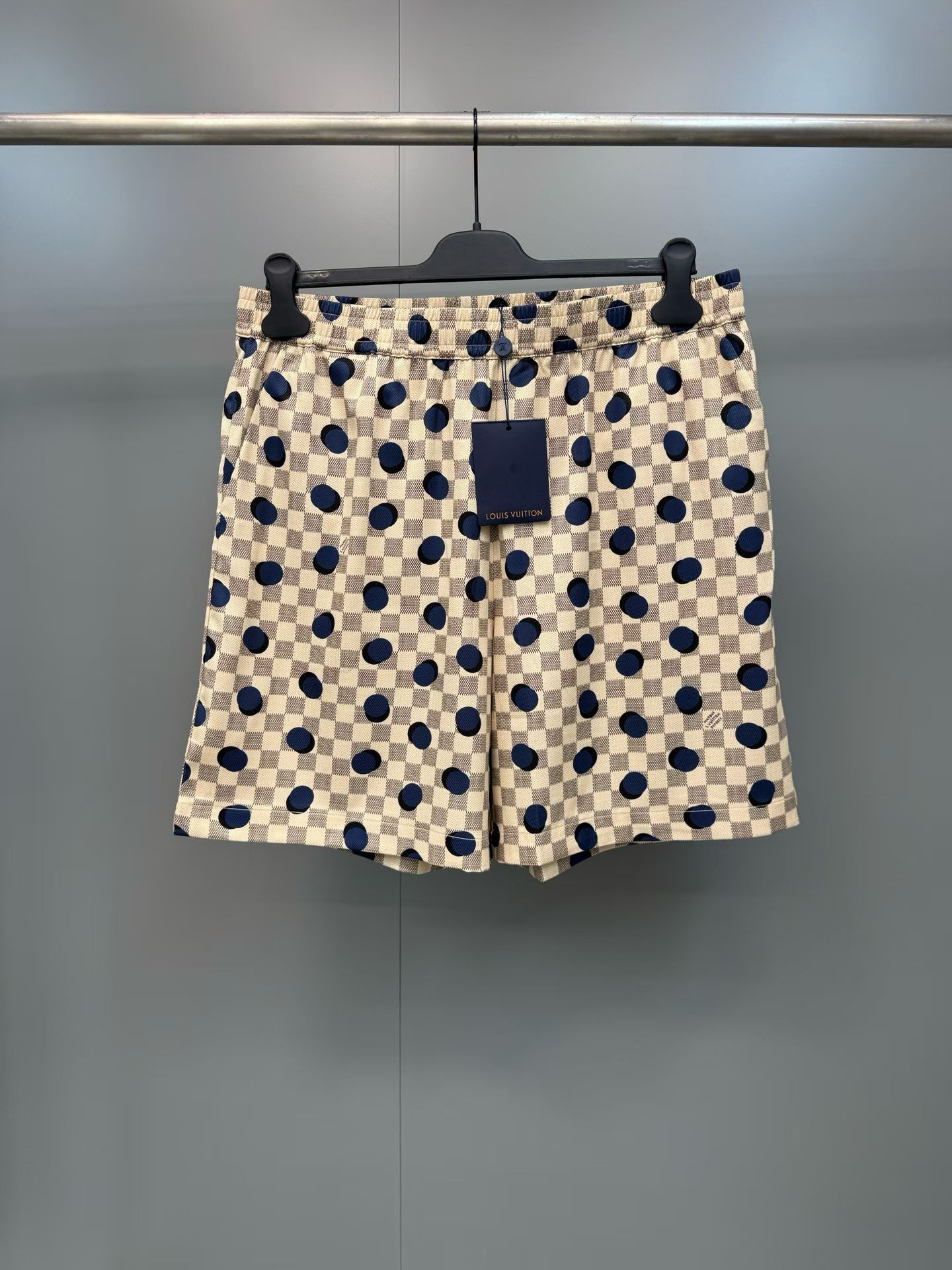 NO:829616,Lujia 26 new early autumn series Damier checkerboard polka dot waist drawstring shorts, Louis Vuitton-clothing, louis vuitton, louis vuitton, louis vuitton, shorts,19860909驴家26新款早秋系列Damier棋盘格波点腰部抽绳短裤,路易威登-服装,louis vuitton,louis vuitton,louis vuitton,shorts,,Women's clothing