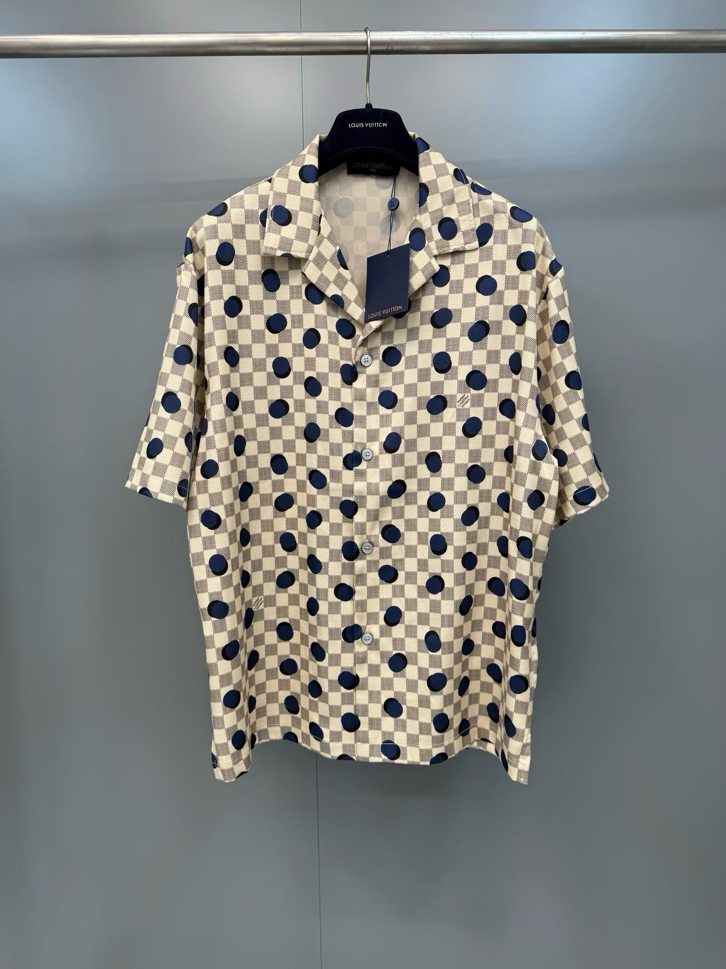 NO:829629,Lujia 26 new early autumn series Damier checkerboard polka dot shirt, Louis Vuitton-clothing, louis vuitton, louis vuitton, louis vuitton, shirts,19860909驴家26新款早秋系列 Damier棋盘格波点衬衫,路易威登-服装,louis vuitton,louis vuitton,louis vuitton,shirts,,Women's clothing