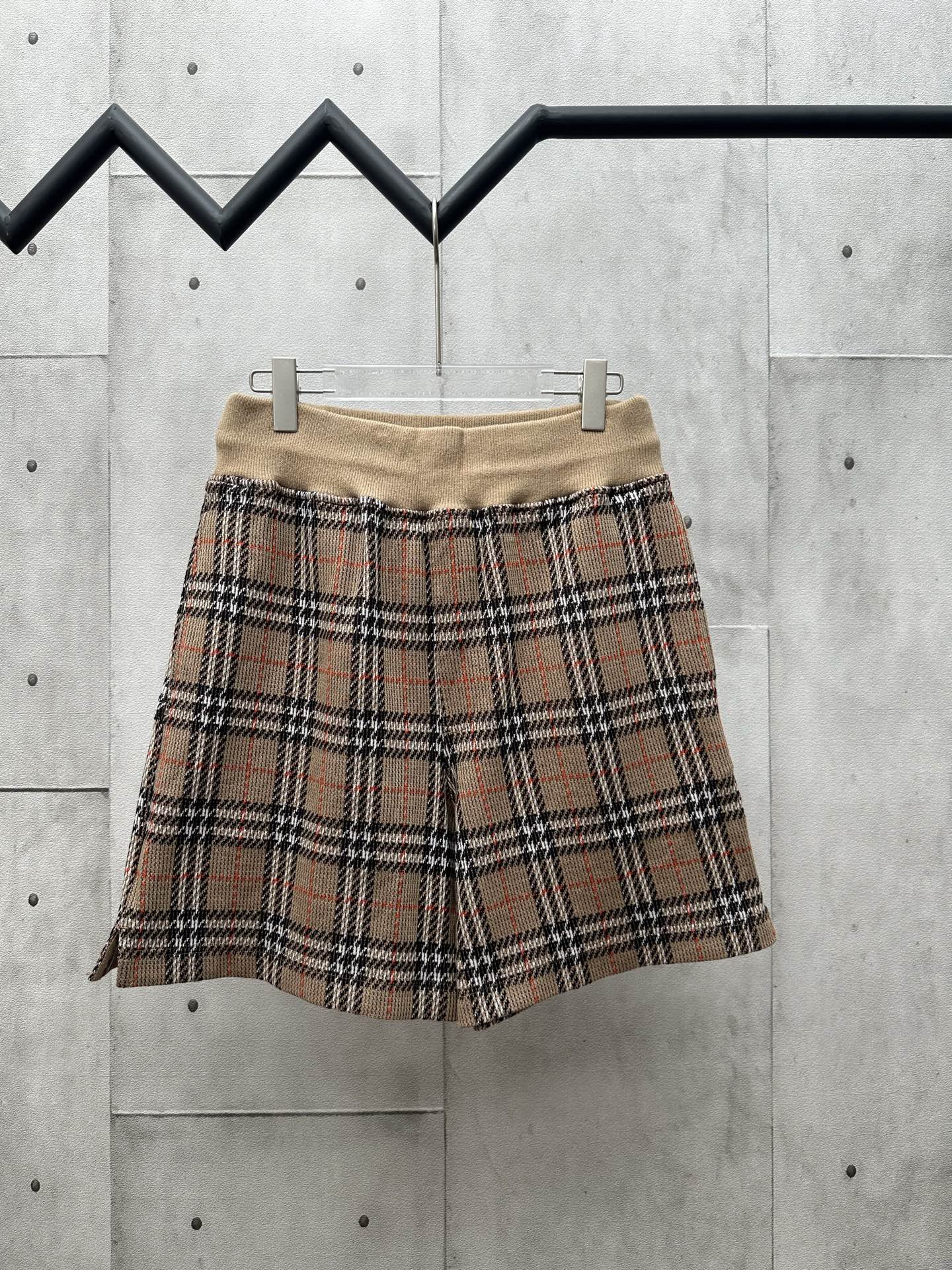 Pantalones cortos a cuadros de mezcla de algodón BURBERRY Selección de telas: Confeccionado con algodón como cuerpo pri…