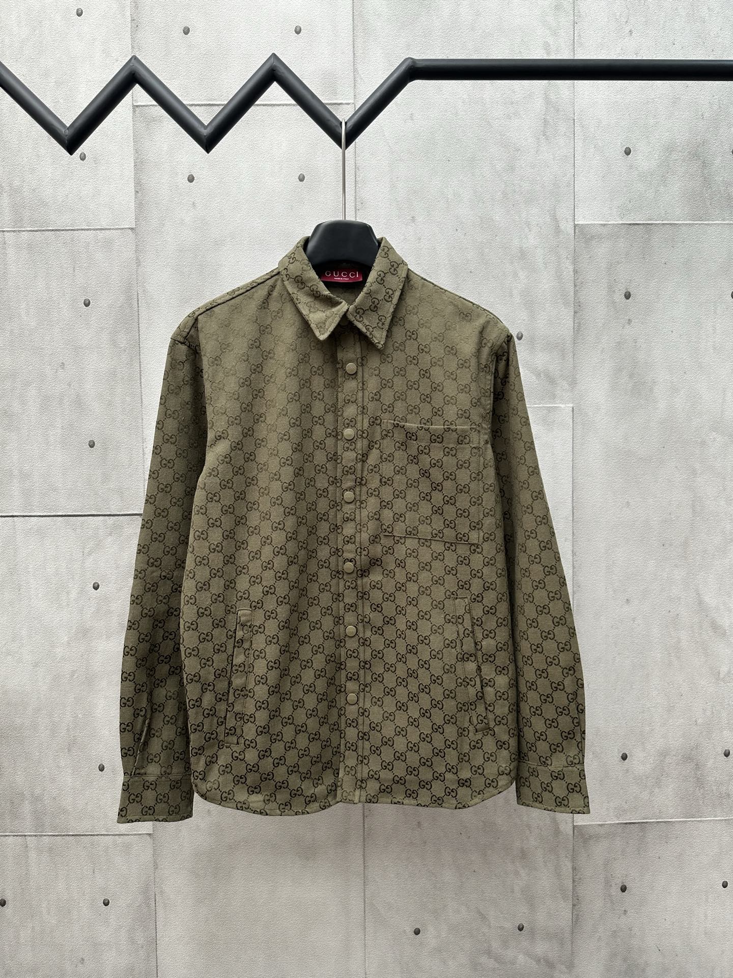Chaqueta de manga larga de GUCCI de la nueva colección 25SS de otoño-invierno con jacquard de doble G y estampado integ…