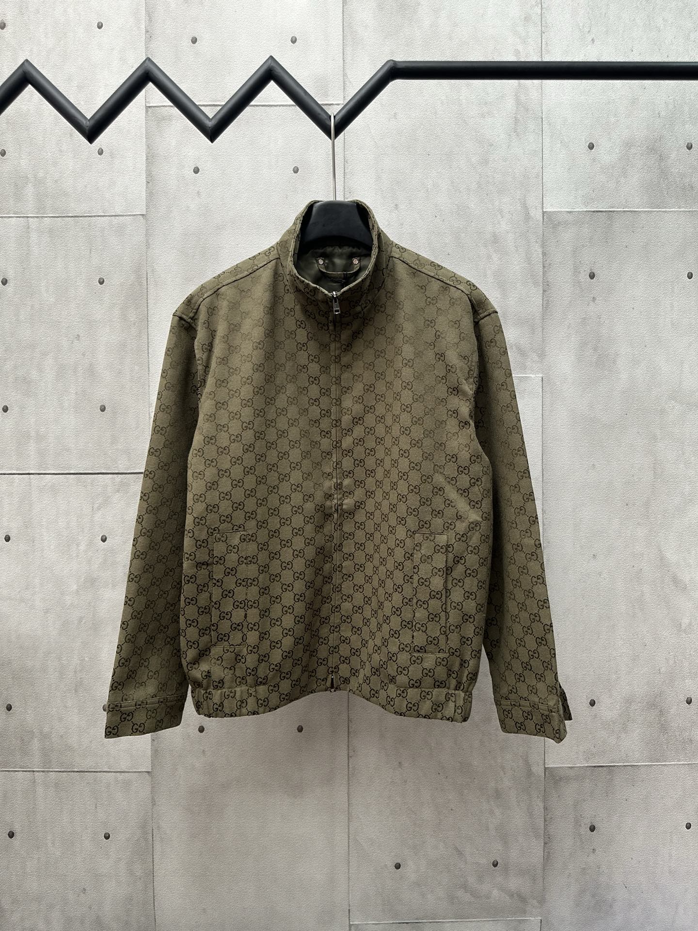 GUCCI Gucci 25SS Otoño/Invierno Nueva chaqueta de manga larga con cremallera y estampado jacquard doble G. Confeccionad…