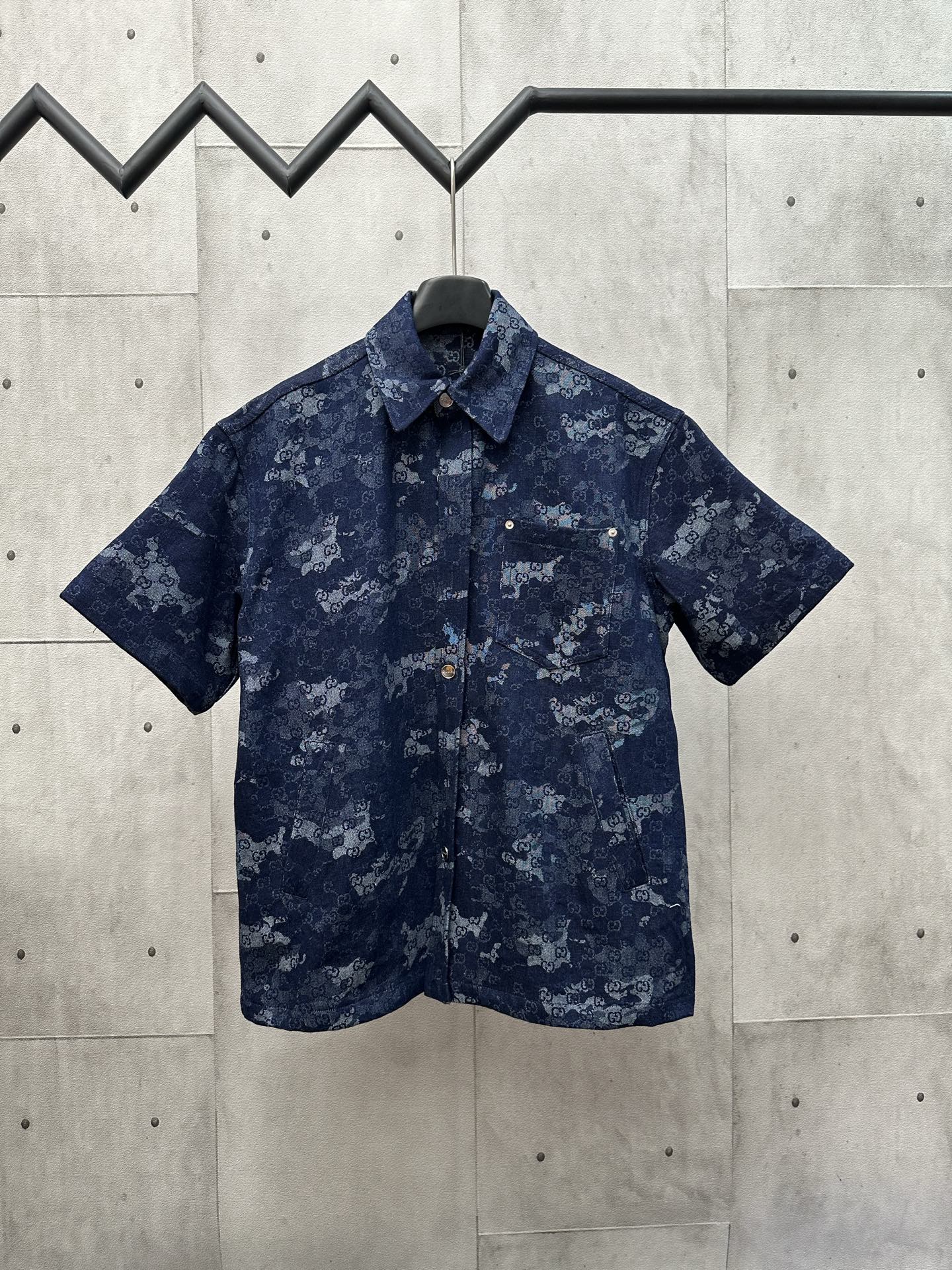 GUCCI Gucci 25SS Nueva camisa vaquera de manga corta con flores de orquídea. Tallas: S M L XL