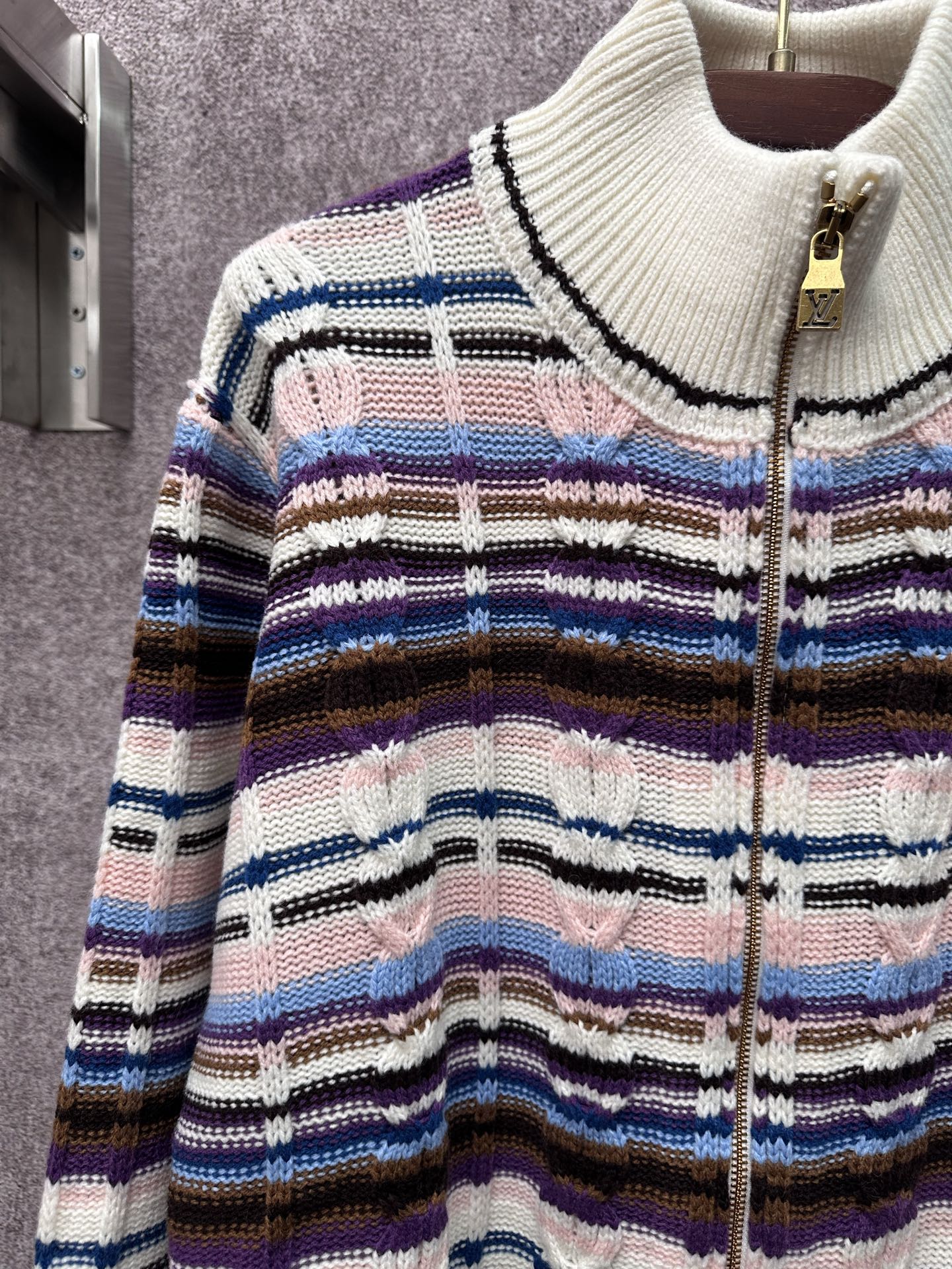루이비통 남성 가디건 137758 Louis Vuitton Cardigan 썸네일 이미지