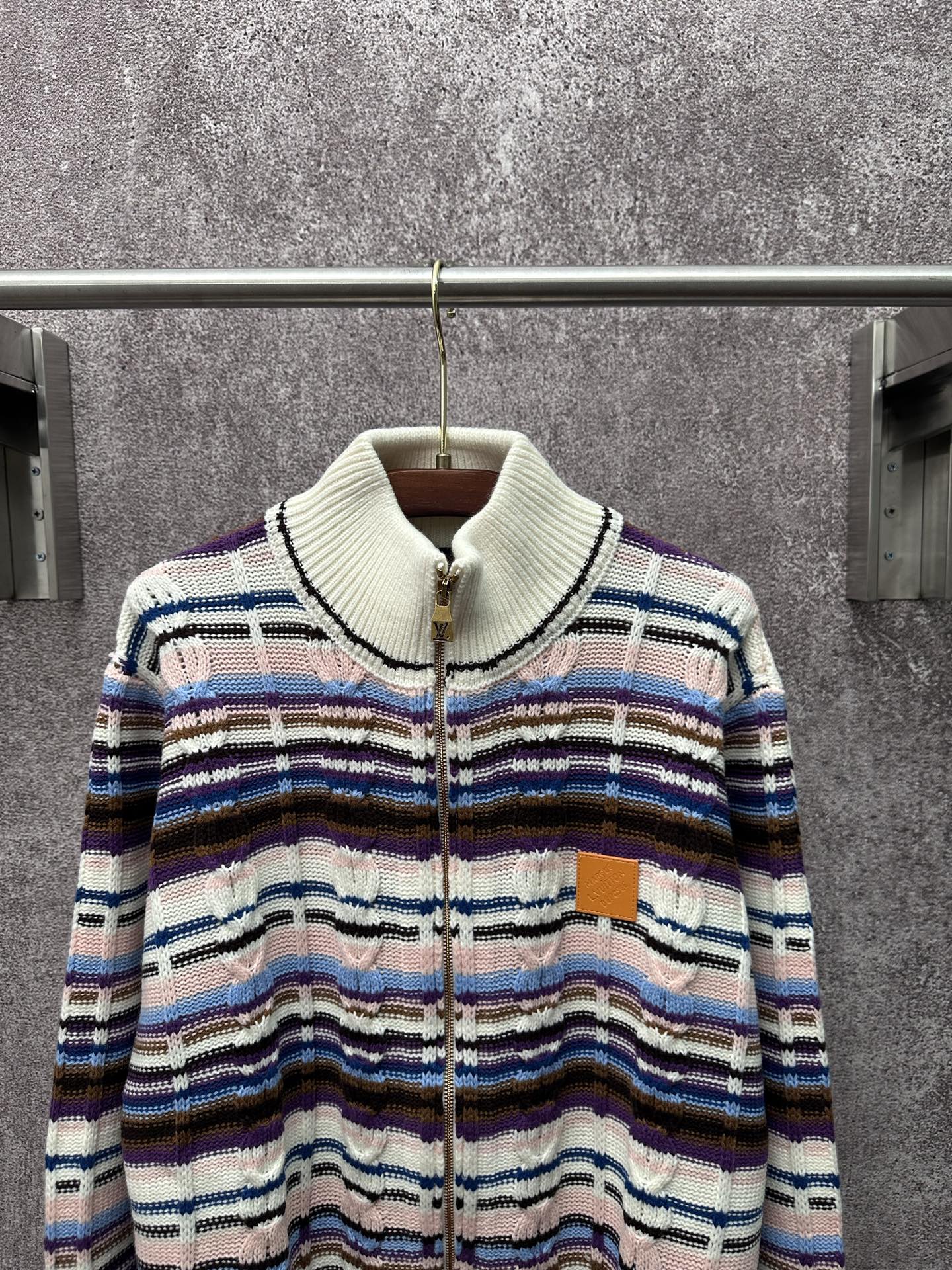 루이비통 남성 가디건 137758 Louis Vuitton Cardigan 썸네일 이미지