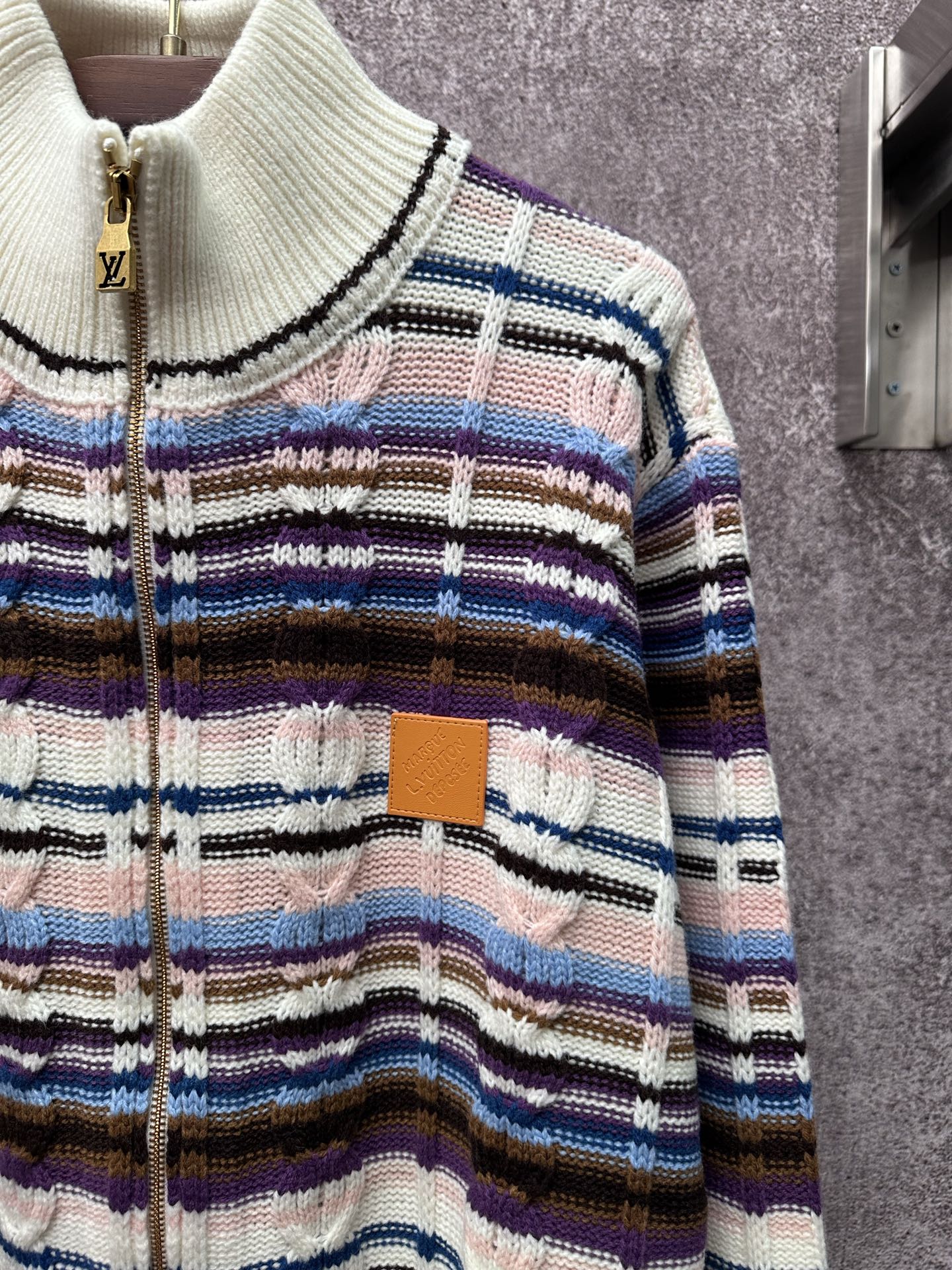 루이비통 남성 가디건 137758 Louis Vuitton Cardigan 썸네일 이미지