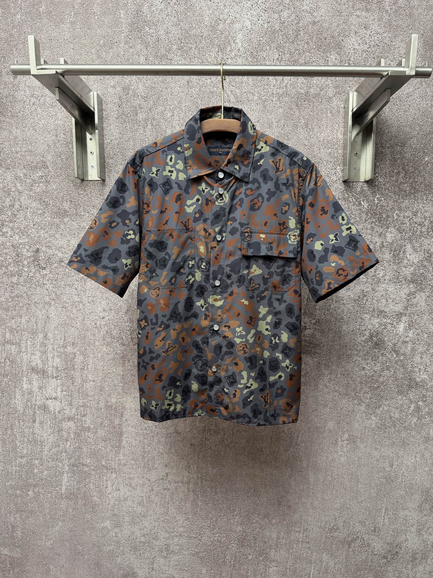 루이비통 남성 반팔 49057