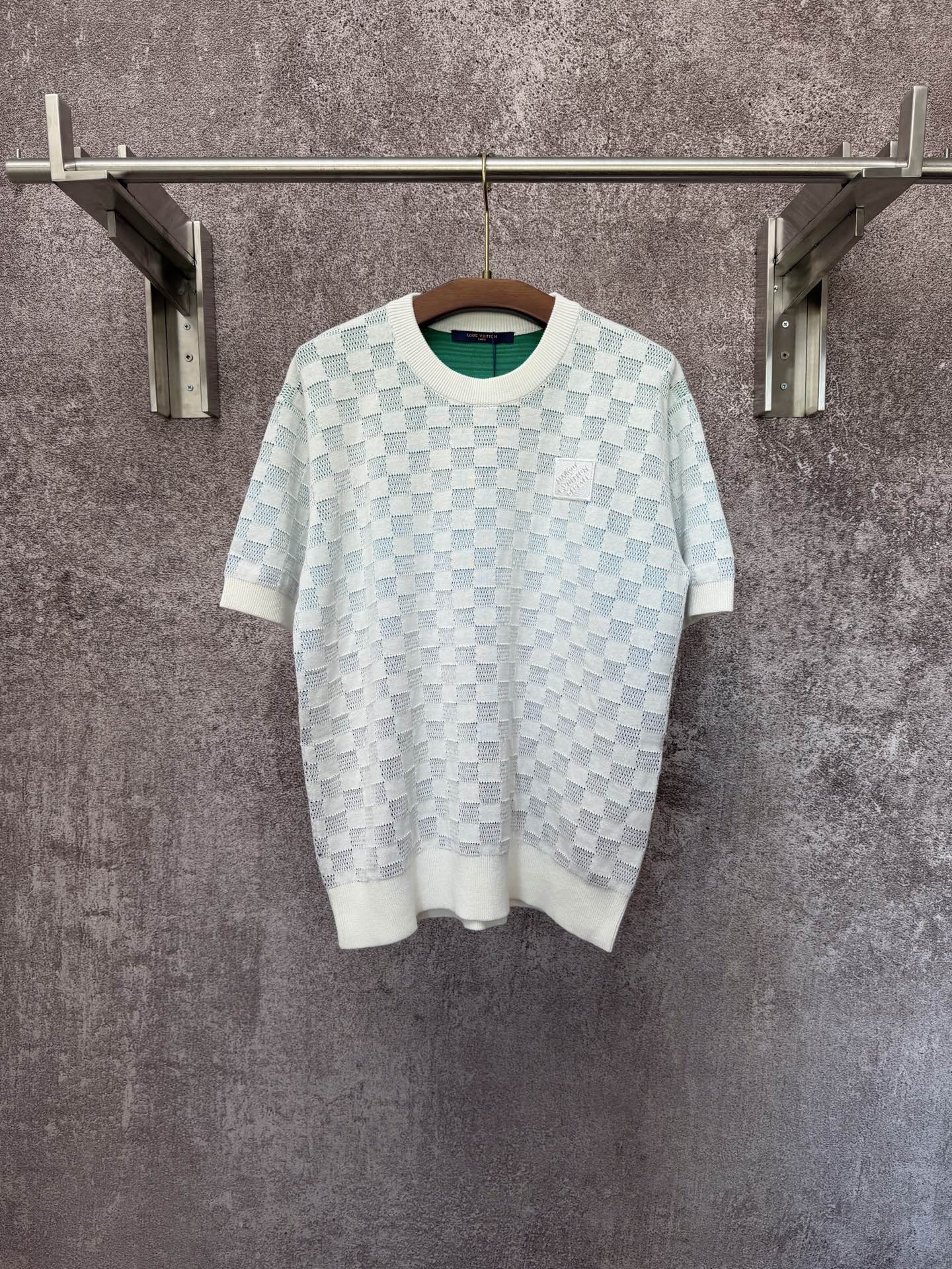 P180 LOUIS VUITTON Sudadera de lana con estampado degradado y cuello redondo 25ss. Confeccionado en hilo de algodón de …