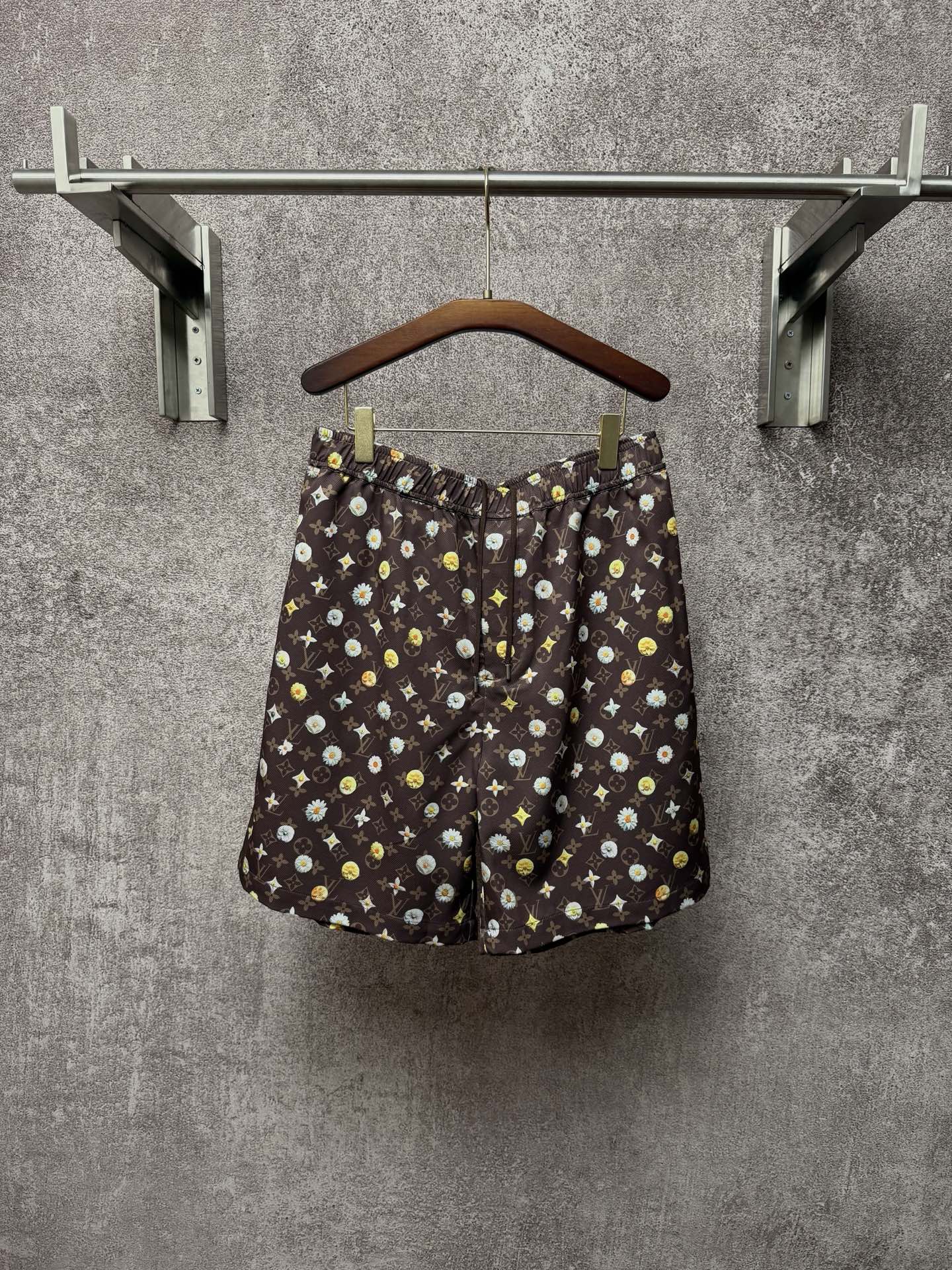 P170 1v/Louis 26ss Pantalones cortos de seda de morera con estampado de margaritas MONOGRAM, tallas: S M L XL
