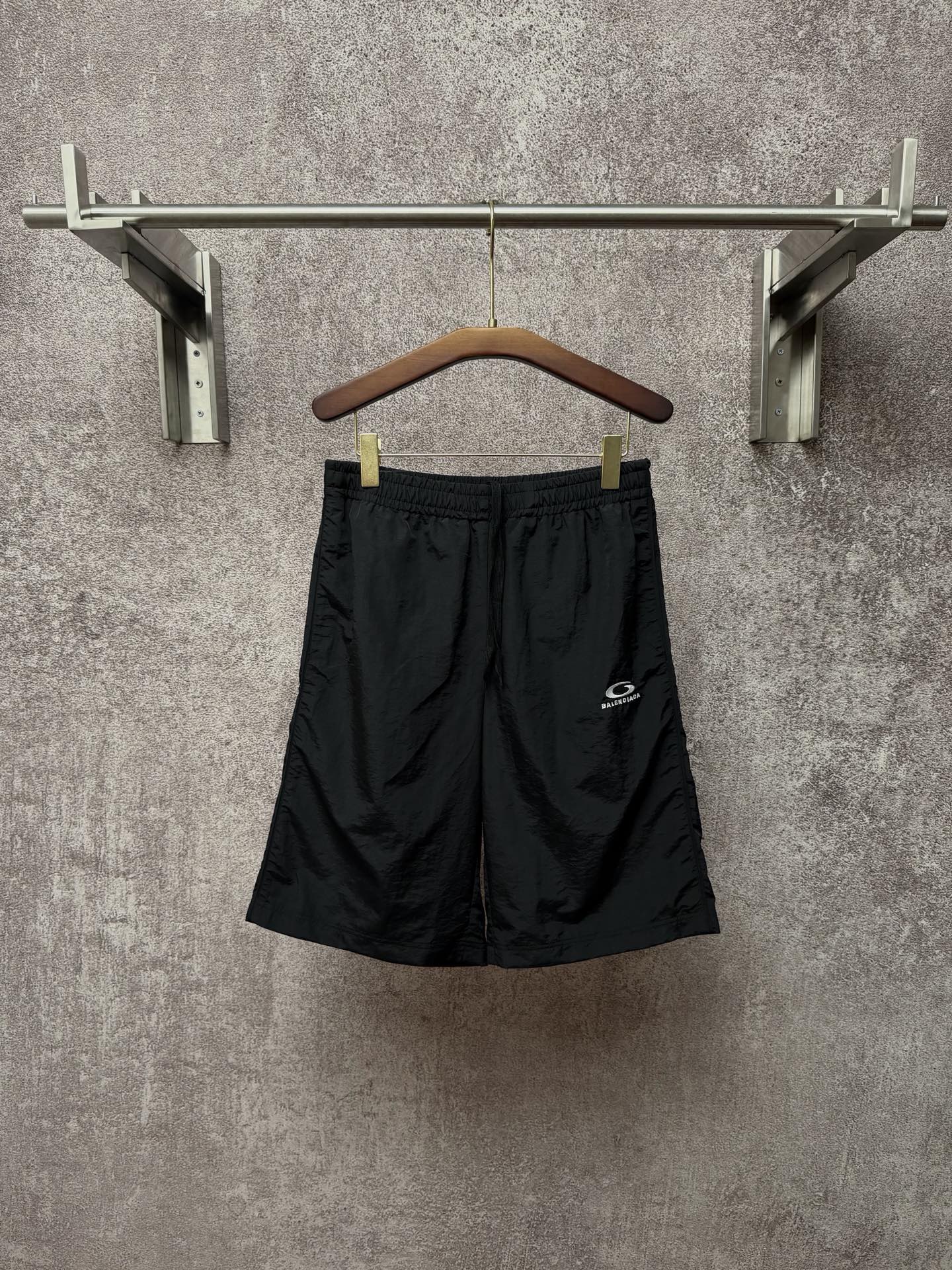 P165 BALENCIAGA París 26ss nuevos pantalones cortos de nailon casual con logo bordado. Tallas: S M L XL