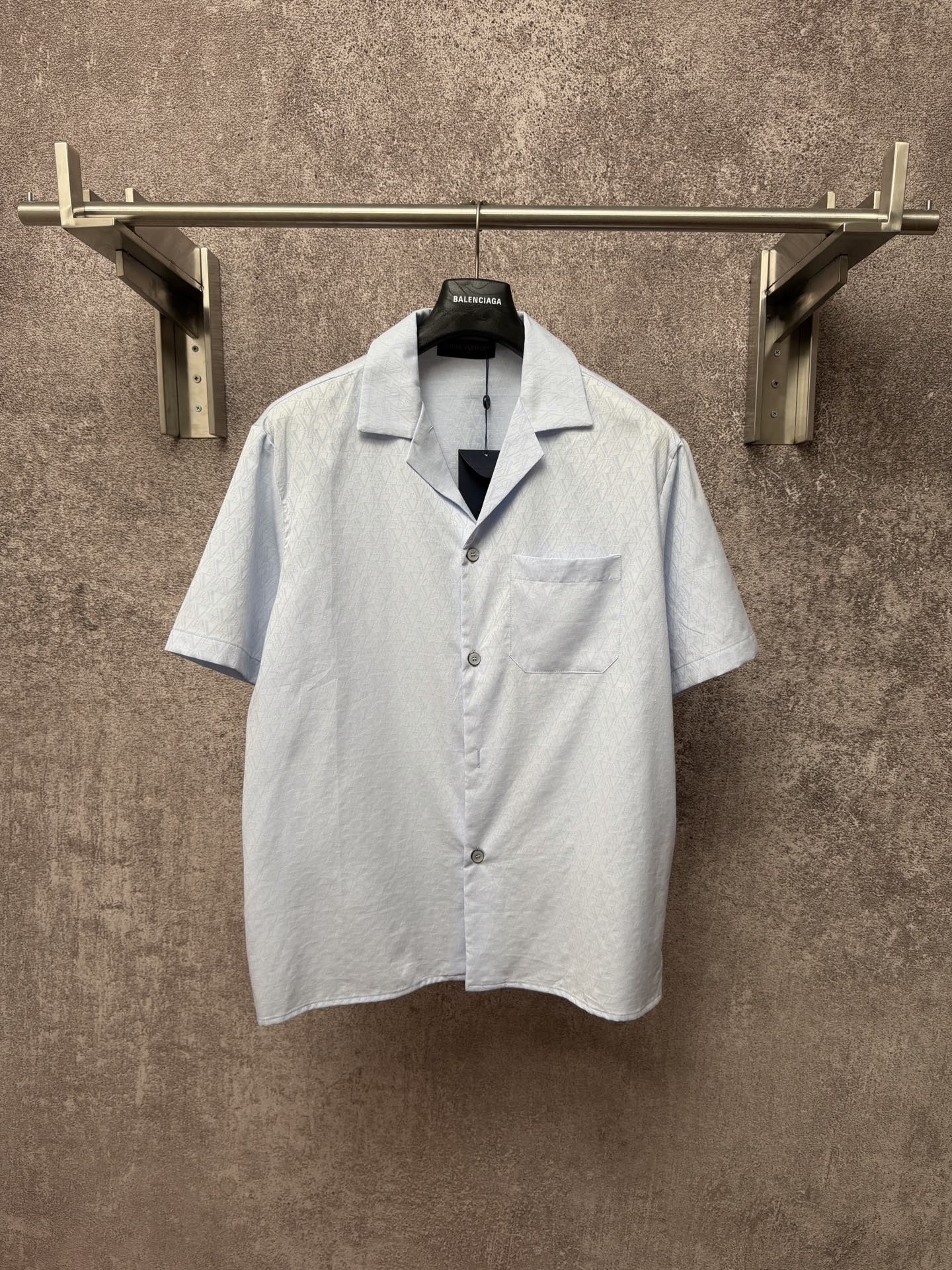 P170 Louis Vuitton Louis 26ss nueva camisa de manga corta casual con cuello y botones de estampado completo Tallas: S M…
