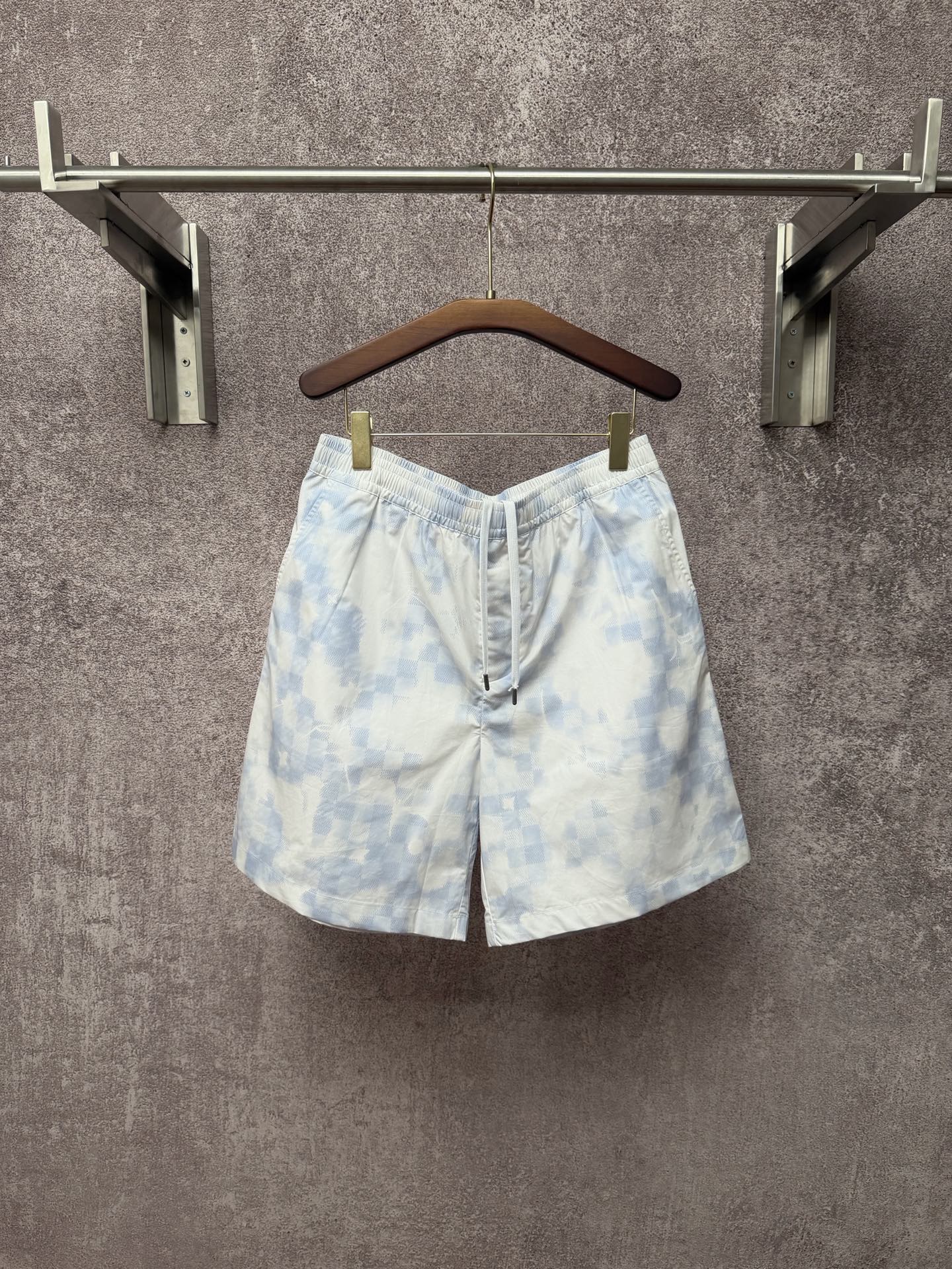 P160 1v/Louis 26ss Pantalón corto casual con estampado de tablero de ajedrez teñido y acuarela Tallas: S M L XL