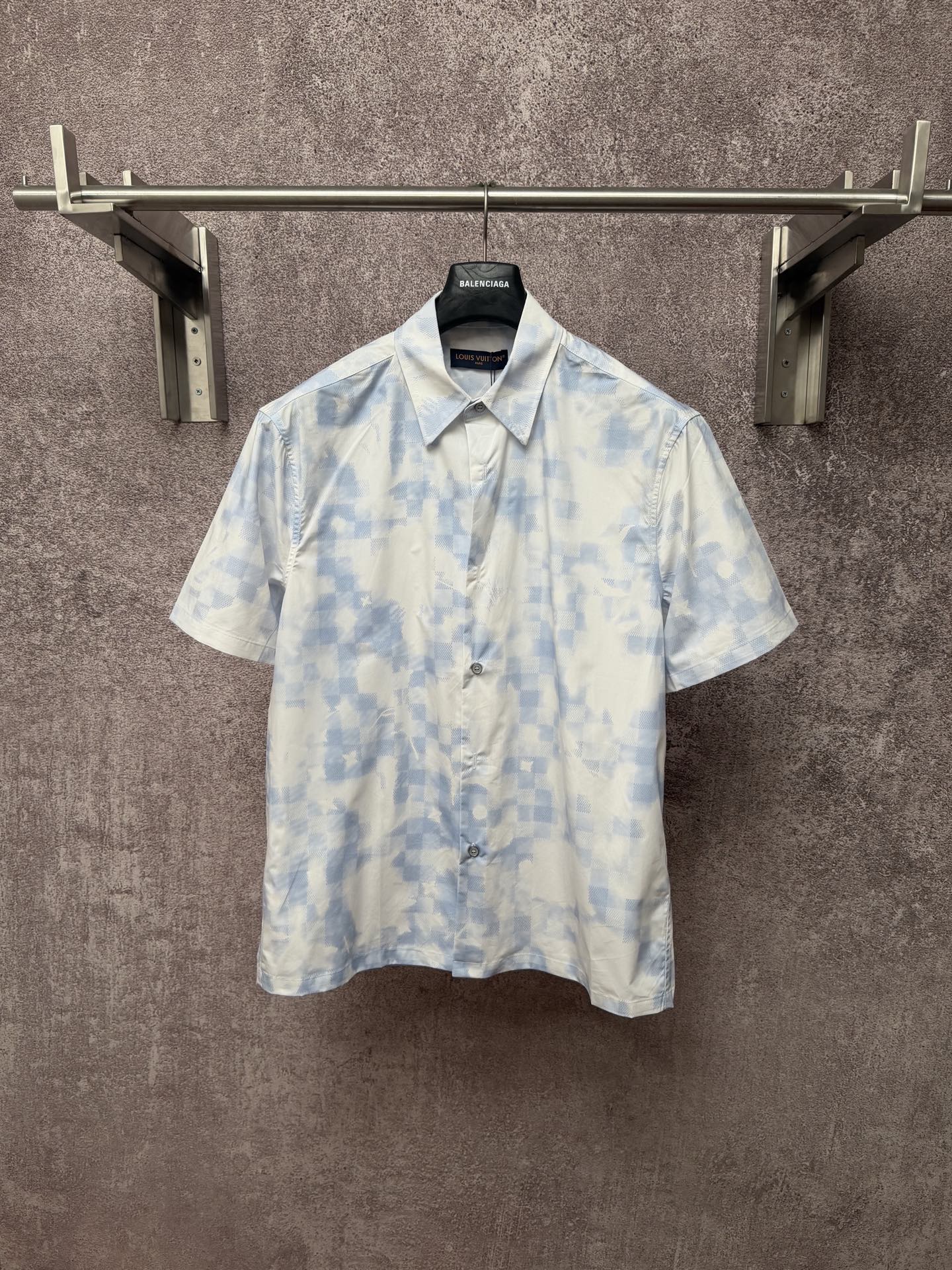 P175 1v/Louis 26ss Camisa casual de manga corta con estampado de tablero de ajedrez teñido y acuarela Tallas: S M L XL